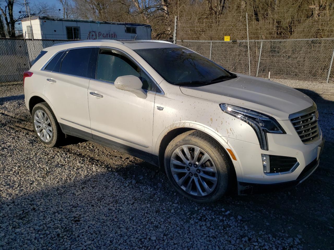 Photo 3 VIN: 1GYKNFRSXHZ138471 - CADILLAC XT5 