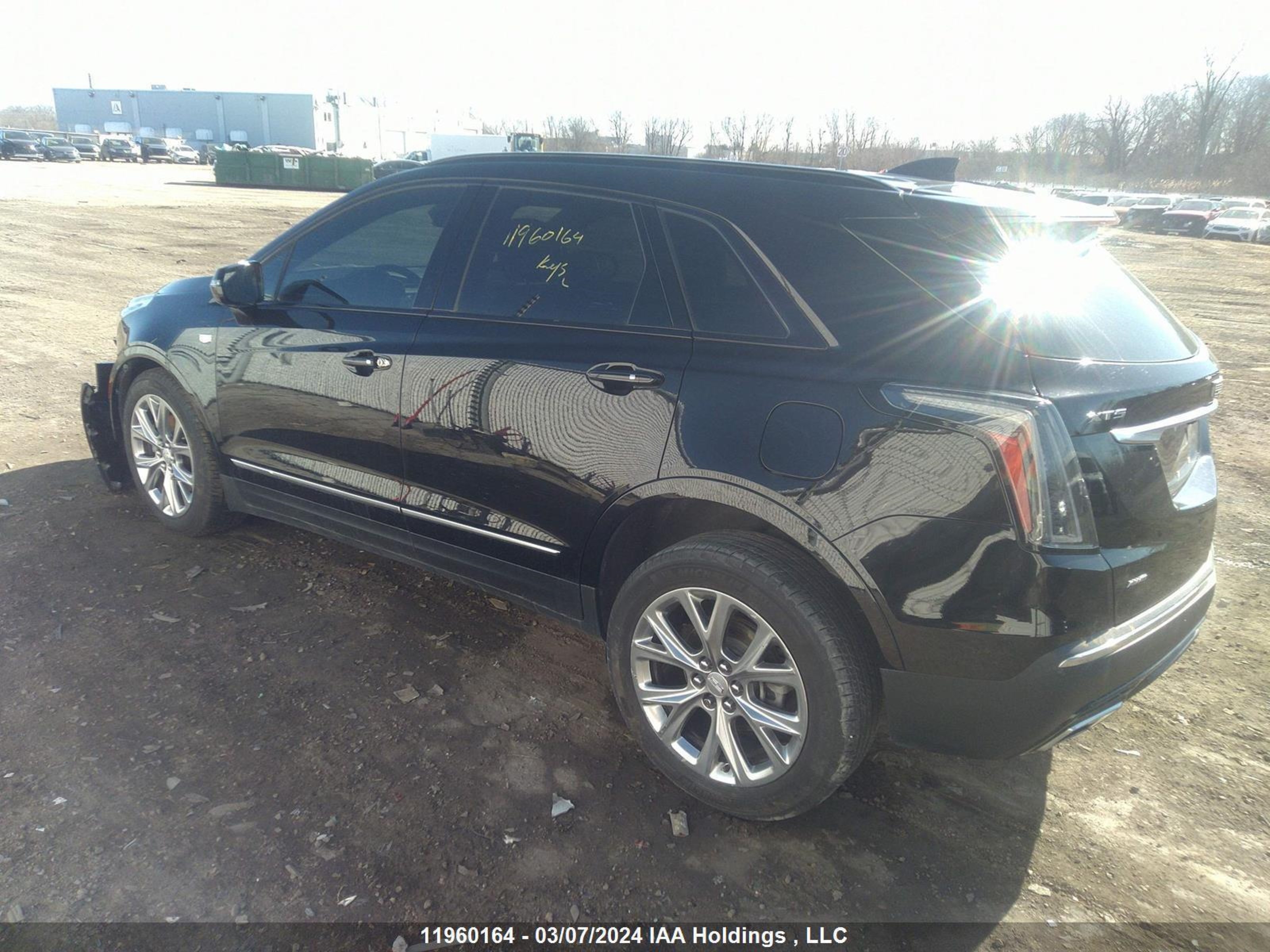 Photo 2 VIN: 1GYKNGRS1LZ191915 - CADILLAC XT5 