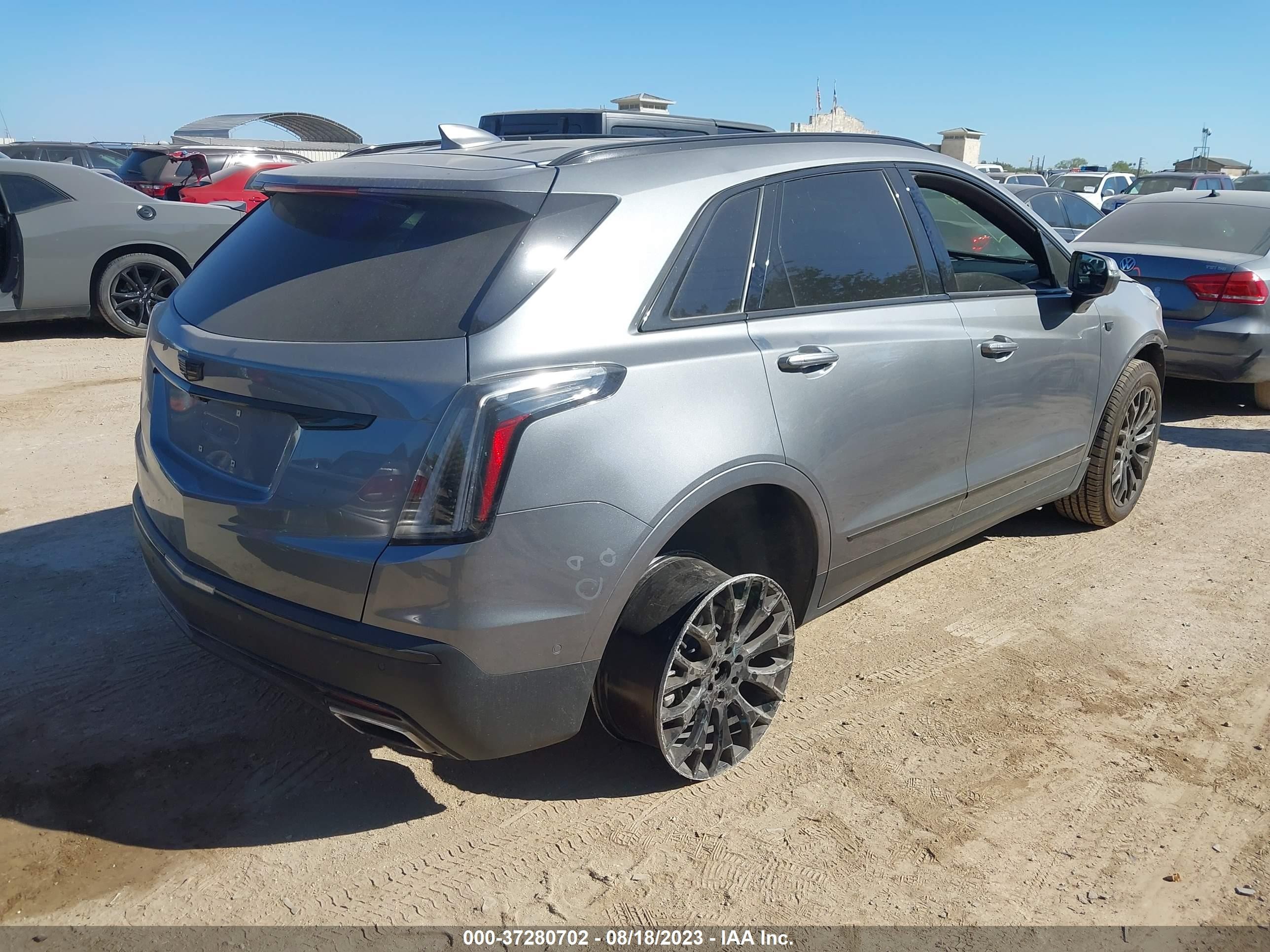 Photo 3 VIN: 1GYKNGRS3LZ130629 - CADILLAC XT5 