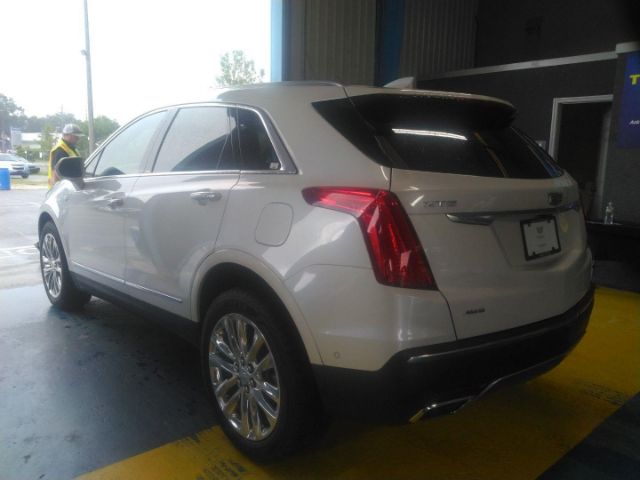 Photo 1 VIN: 1GYKNGRS6KZ107702 - CADILLAC XT5 