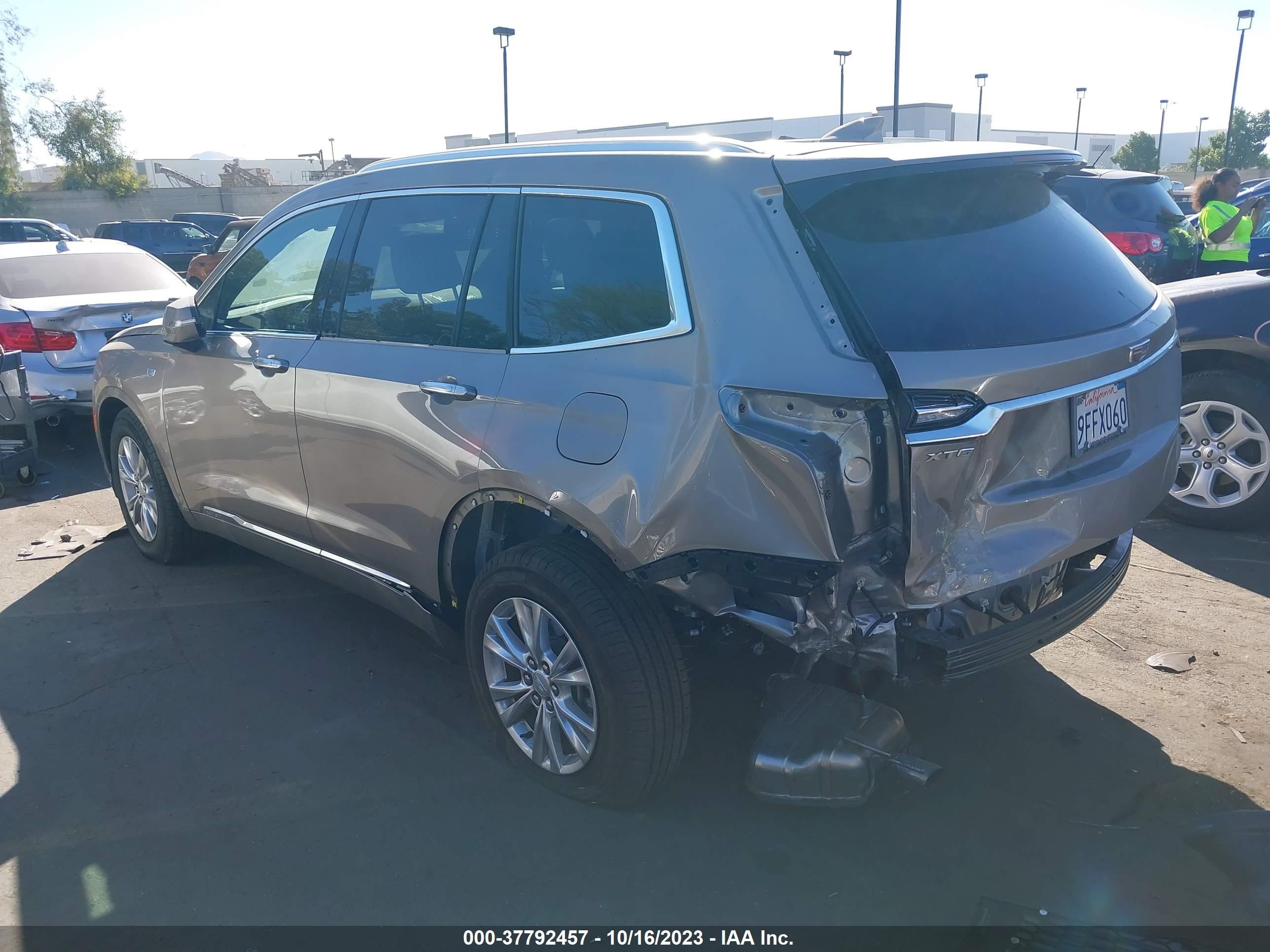 Photo 2 VIN: 1GYKPAR40PZ182007 - CADILLAC XT6 