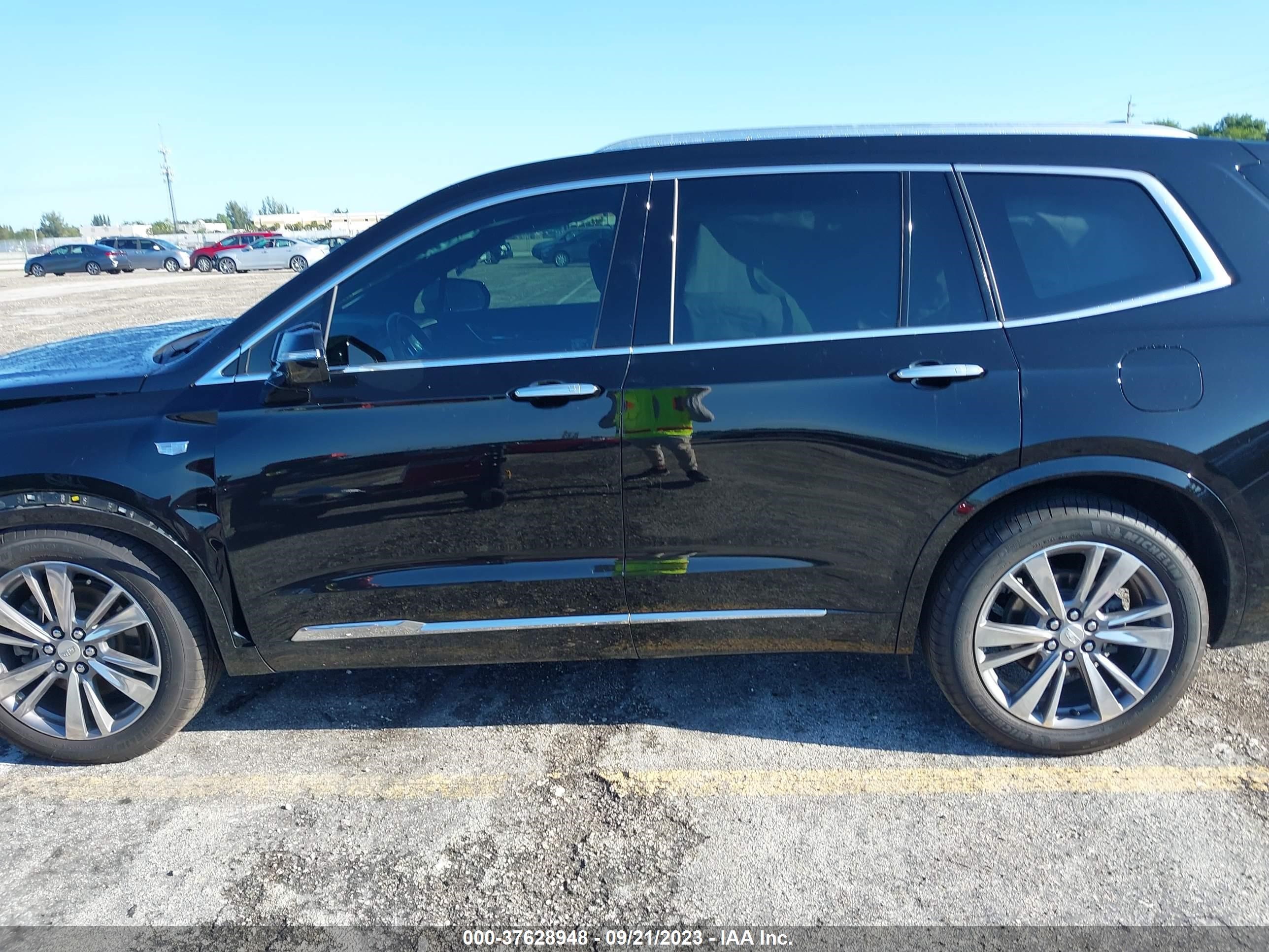 Photo 13 VIN: 1GYKPCRS3LZ145800 - CADILLAC XT6 