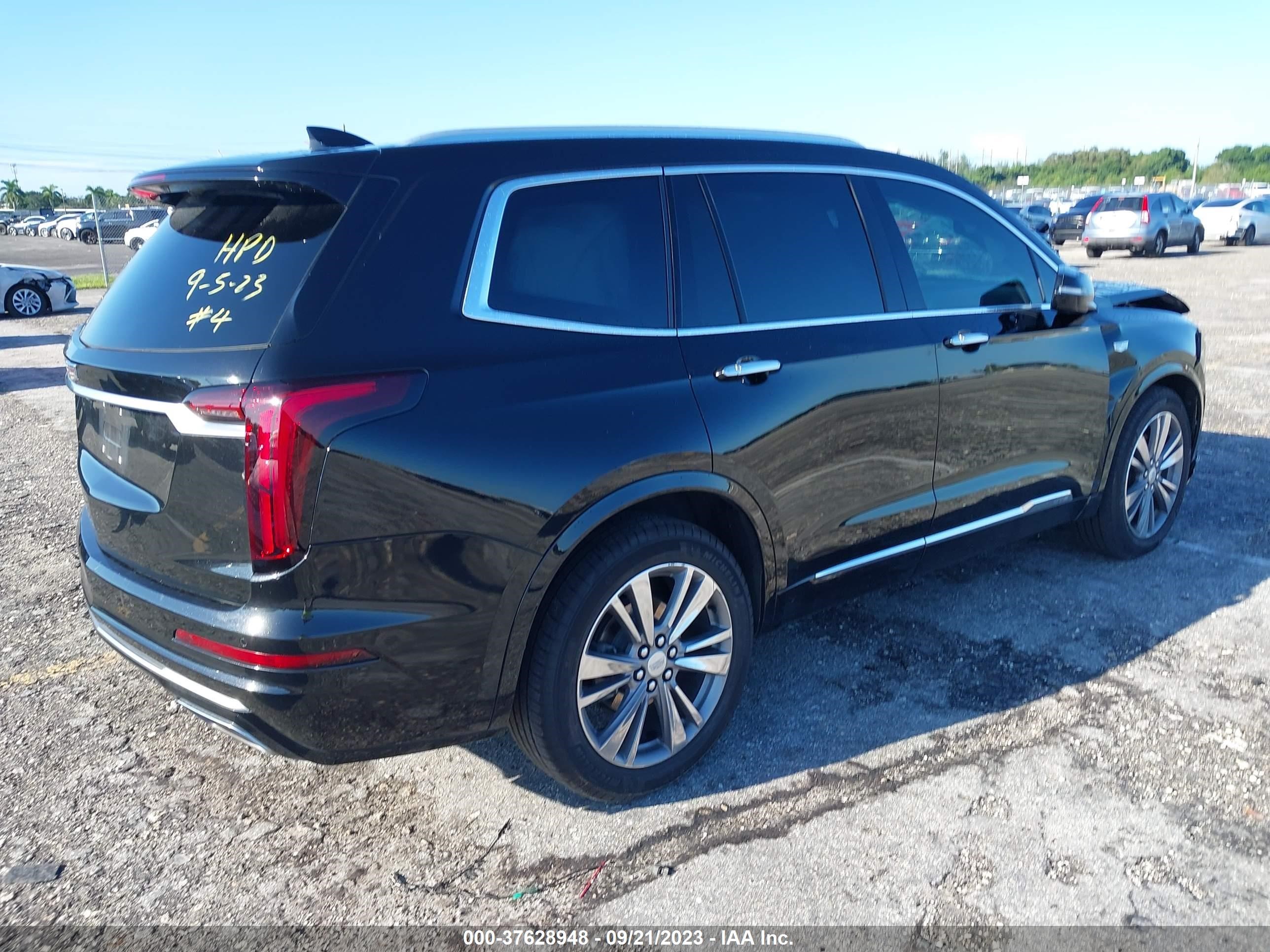 Photo 3 VIN: 1GYKPCRS3LZ145800 - CADILLAC XT6 