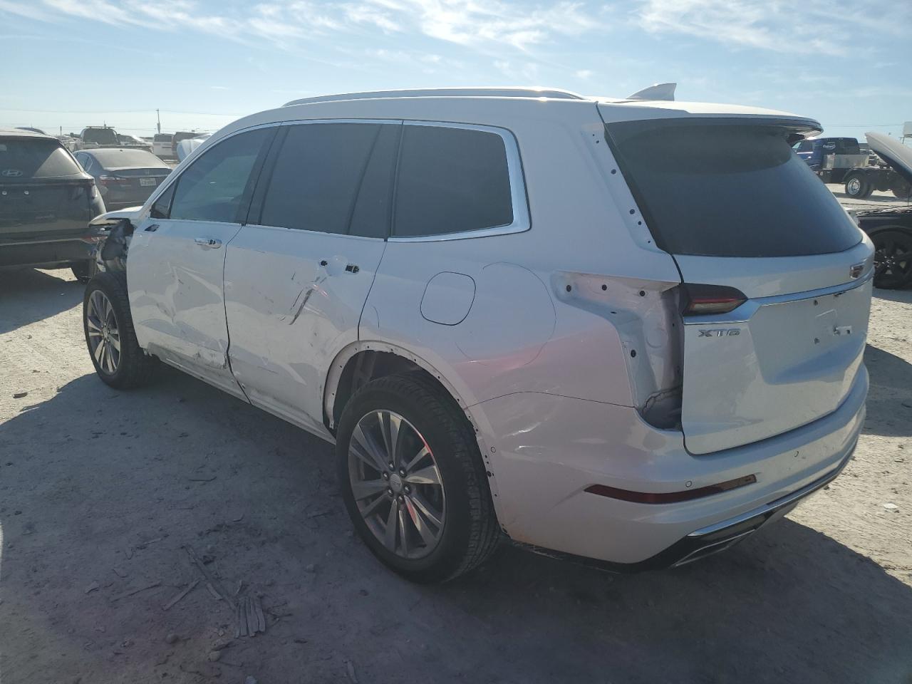 Photo 1 VIN: 1GYKPCRS9NZ128941 - CADILLAC XT6 