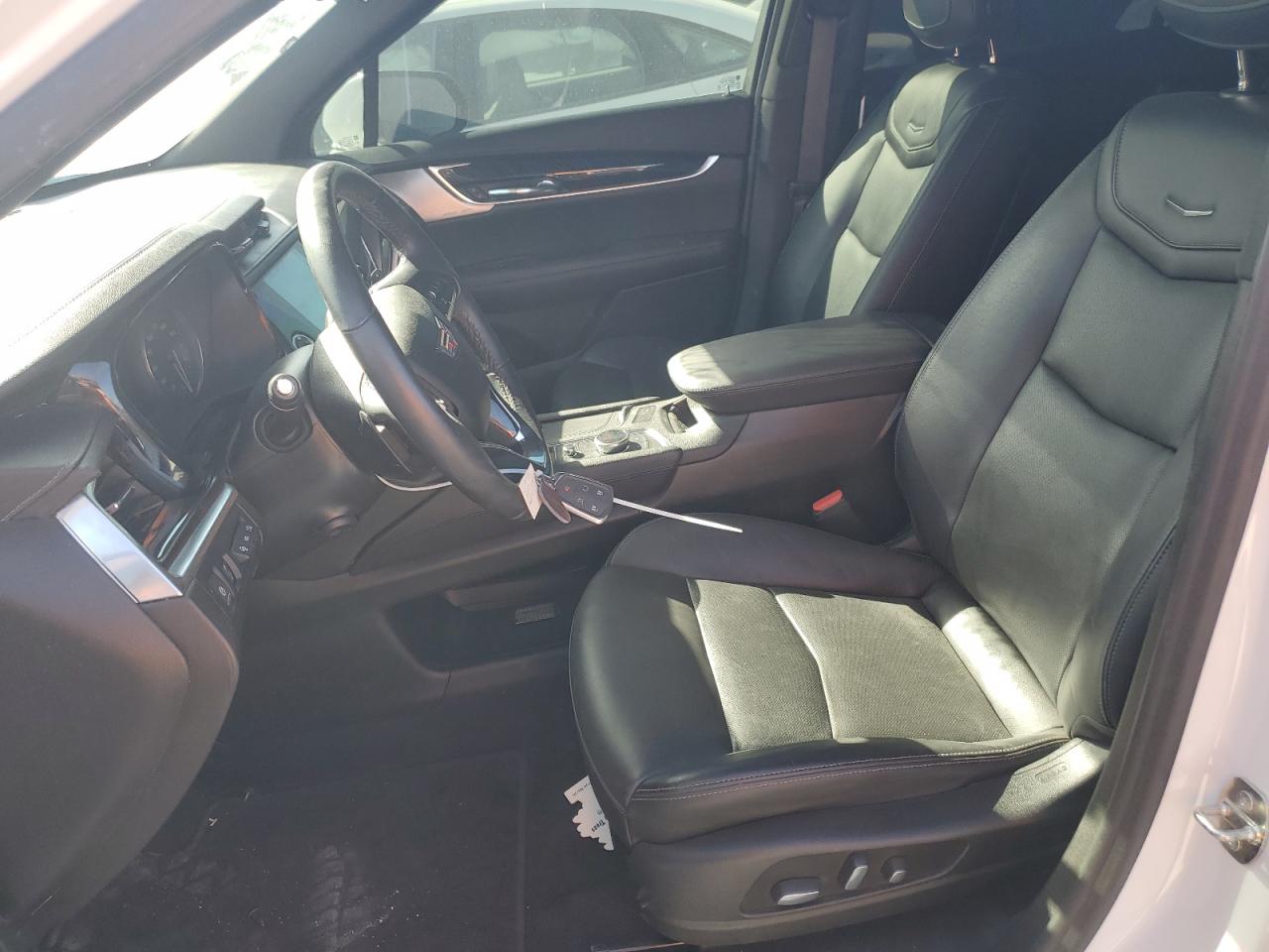 Photo 6 VIN: 1GYKPCRS9NZ128941 - CADILLAC XT6 