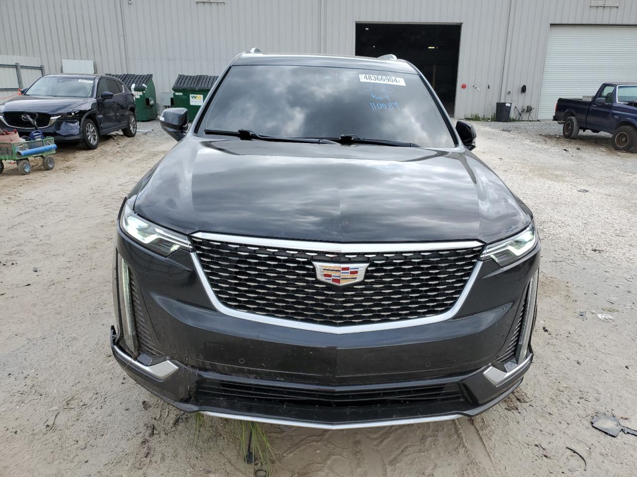 Photo 4 VIN: 1GYKPCRSXNZ110089 - CADILLAC XT6 