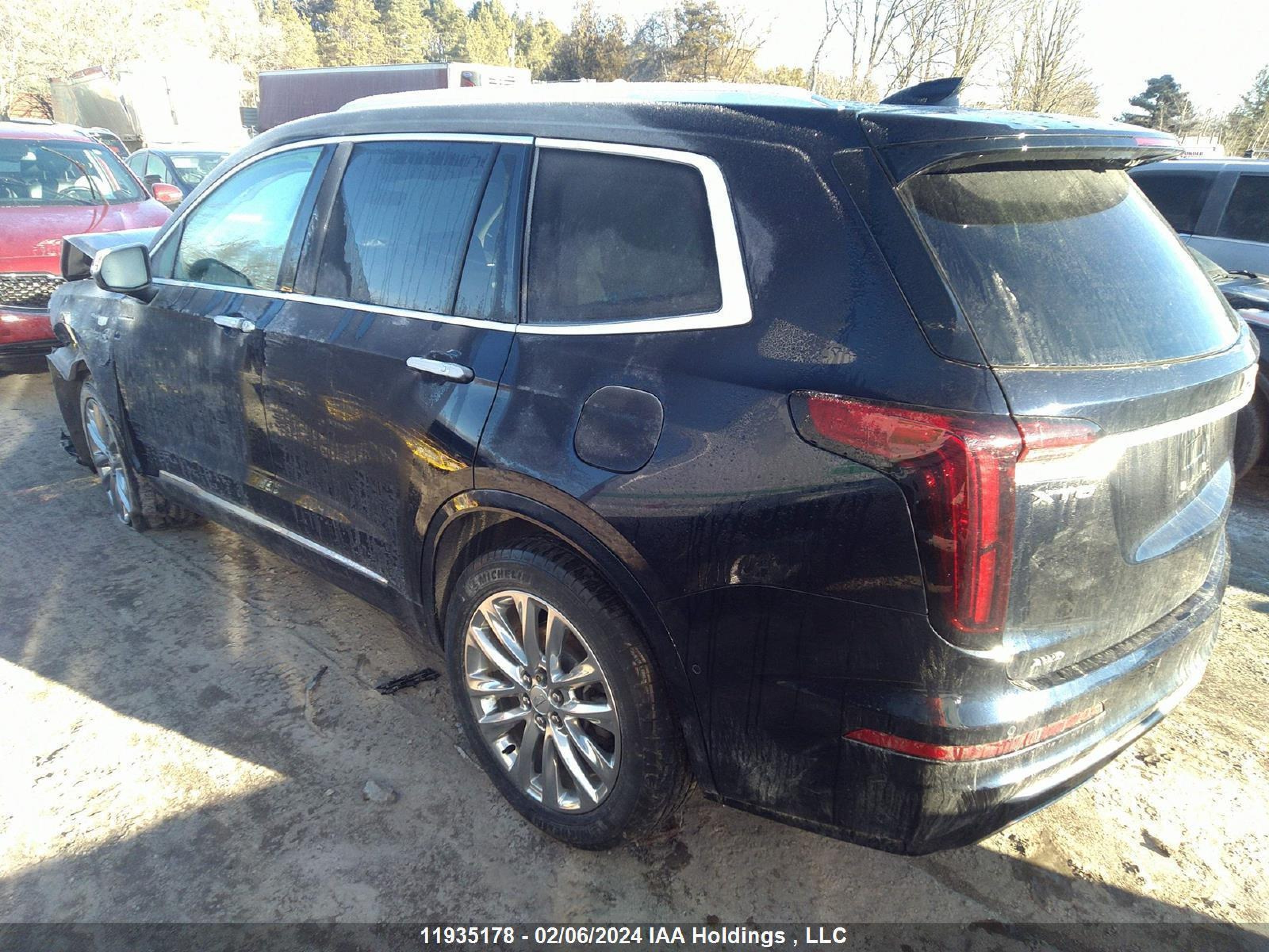 Photo 2 VIN: 1GYKPDRSXNZ111345 - CADILLAC XT6 