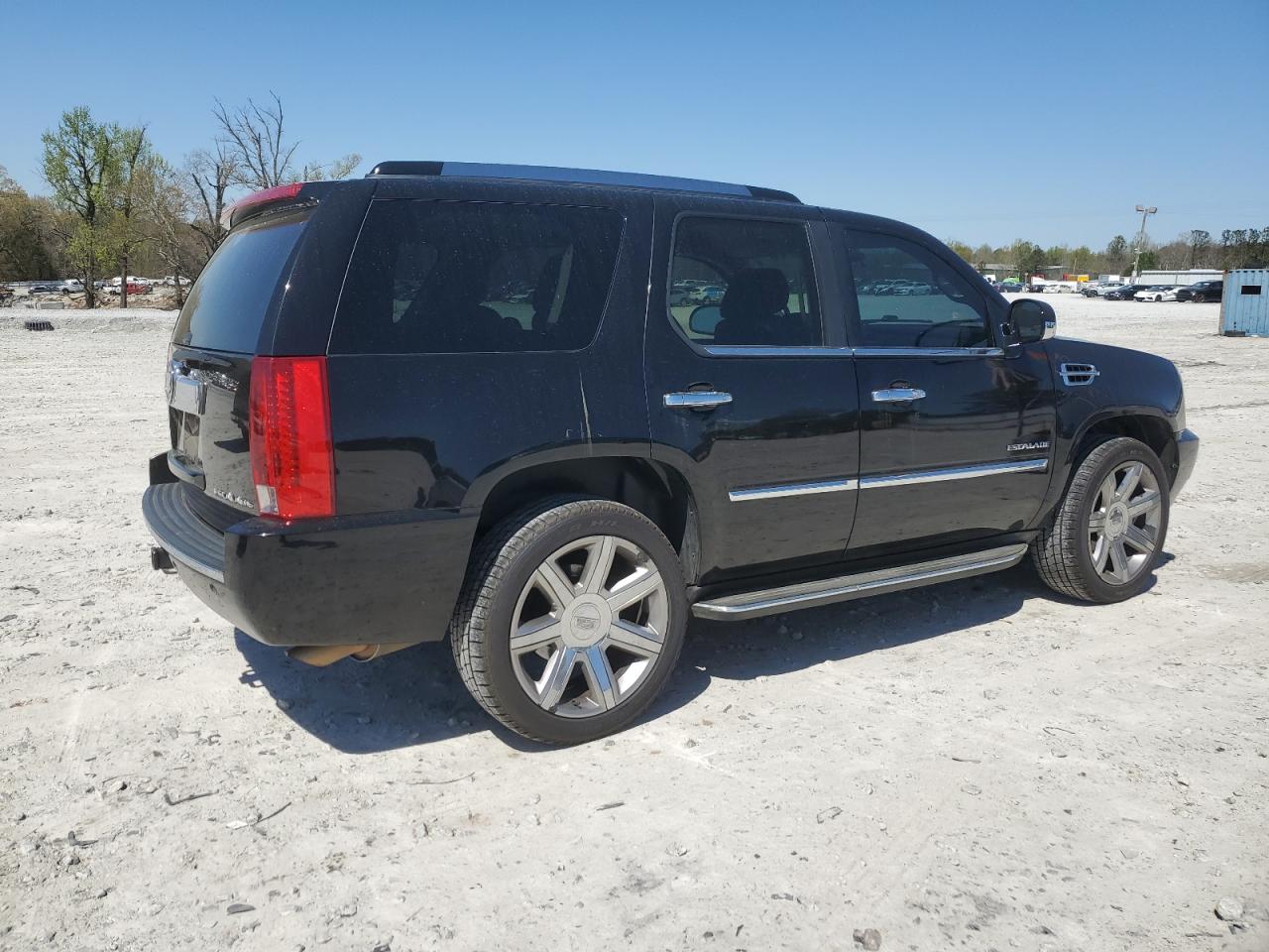 Photo 2 VIN: 1GYS3AEF2BR244065 - CADILLAC ESCALADE 