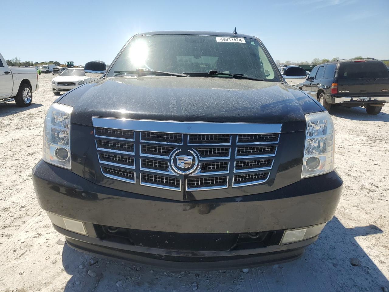 Photo 4 VIN: 1GYS3AEF2BR244065 - CADILLAC ESCALADE 