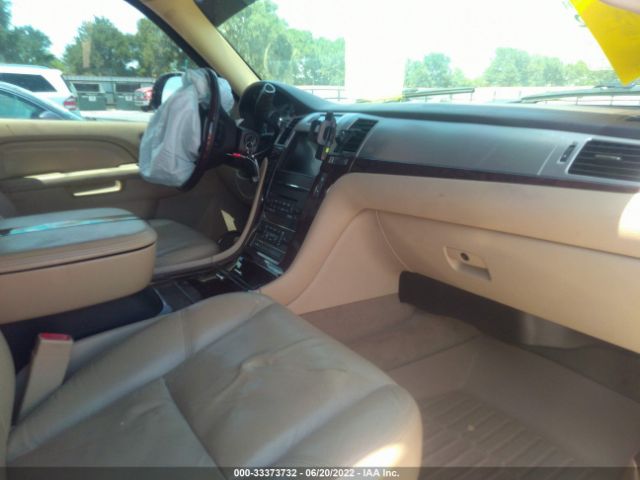 Photo 4 VIN: 1GYS3AEF4BR217143 - CADILLAC ESCALADE 