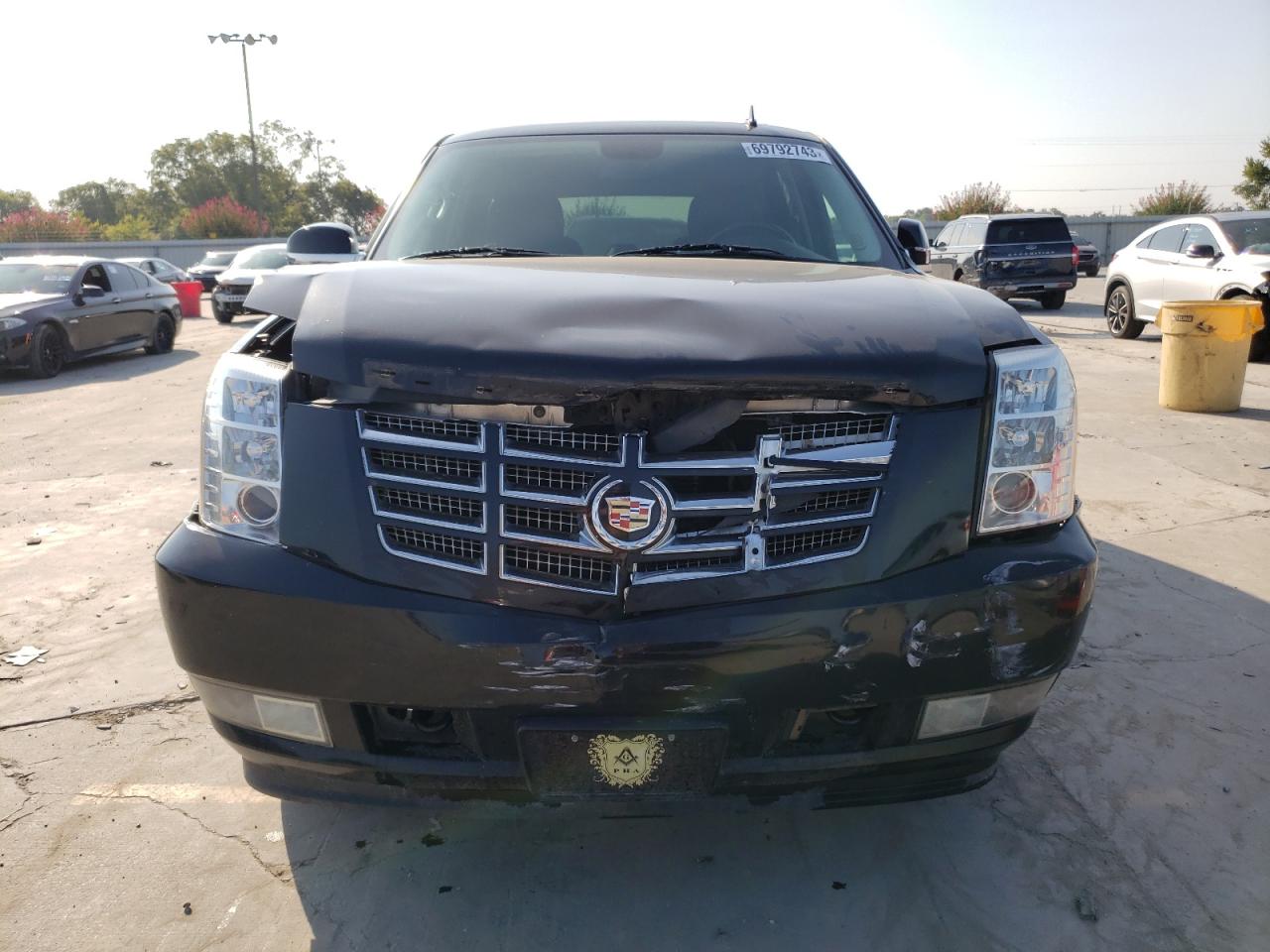 Photo 4 VIN: 1GYS3AEF5BR374888 - CADILLAC ESCALADE 