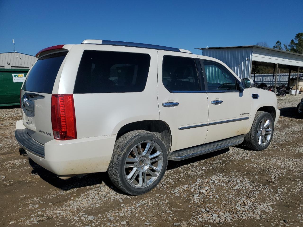 Photo 2 VIN: 1GYS3AEF6BR186557 - CADILLAC ESCALADE 