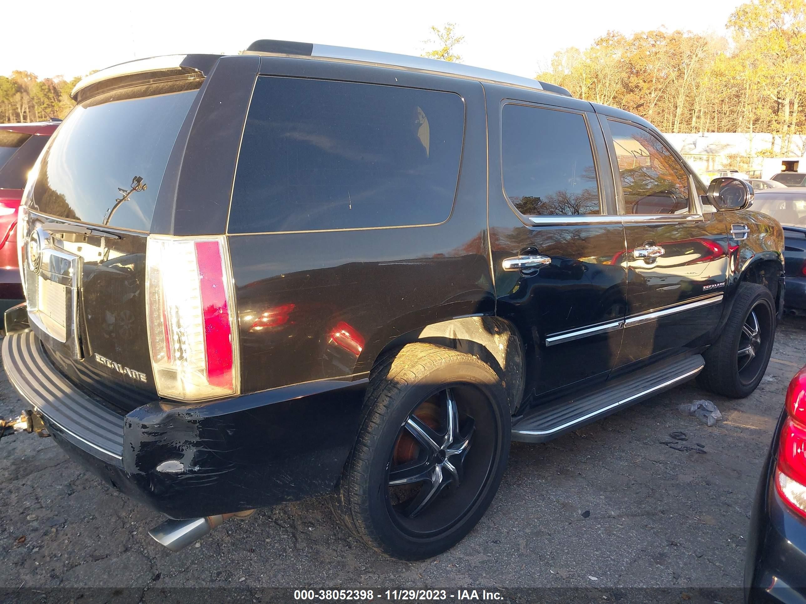 Photo 3 VIN: 1GYS3BEF0CR256206 - CADILLAC ESCALADE 