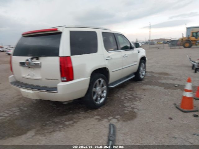 Photo 3 VIN: 1GYS3BEF2DR282940 - CADILLAC ESCALADE 