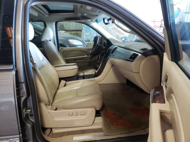 Photo 4 VIN: 1GYS3BEF3CR117221 - CADILLAC ESCALADE L 