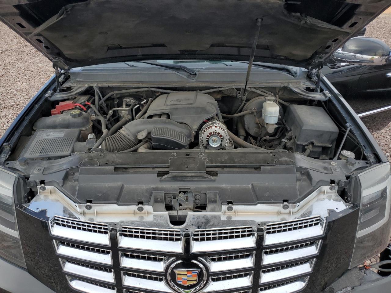 Photo 11 VIN: 1GYS3BEF8DR217008 - CADILLAC ESCALADE 