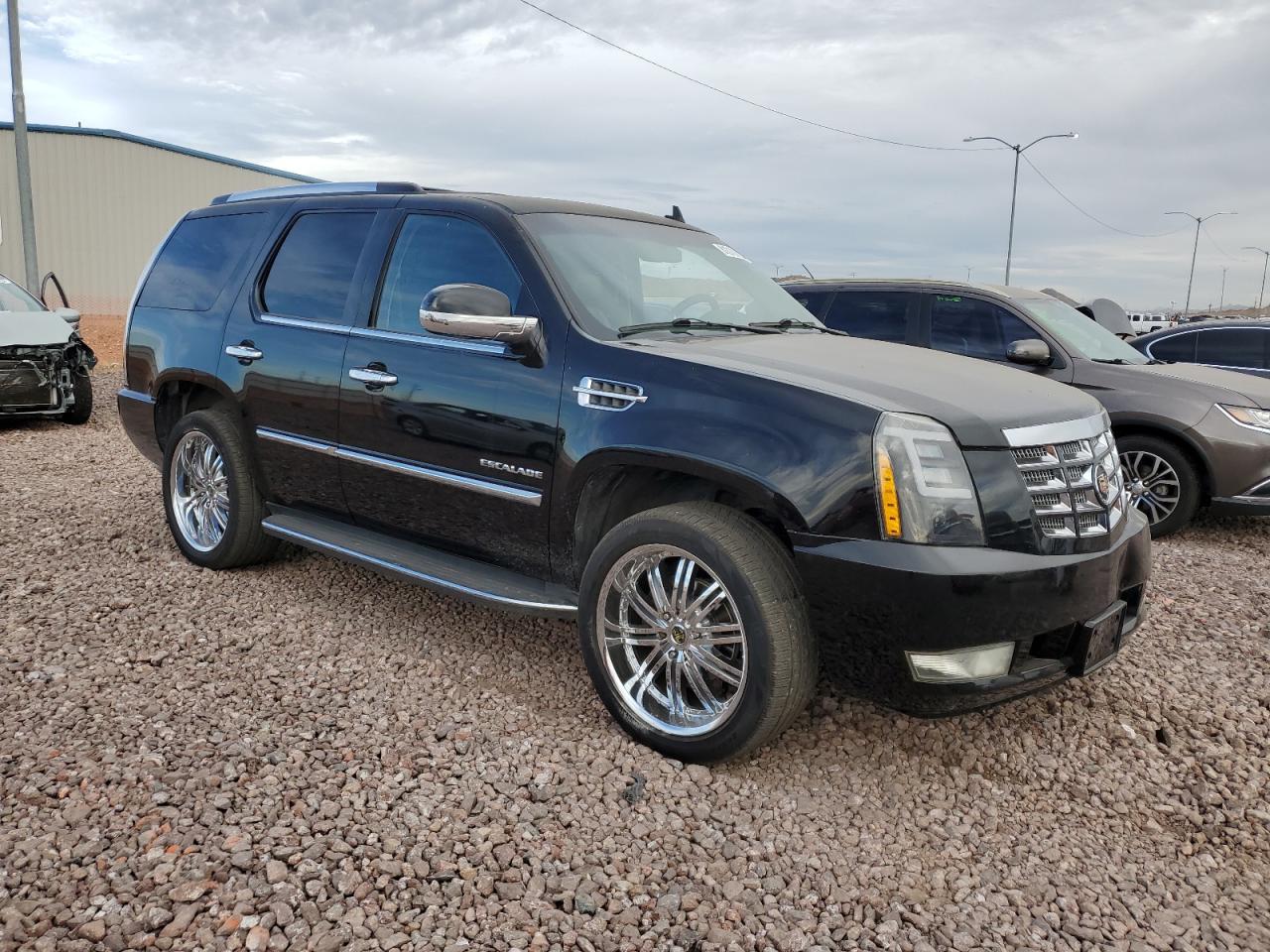 Photo 3 VIN: 1GYS3BEF8DR217008 - CADILLAC ESCALADE 