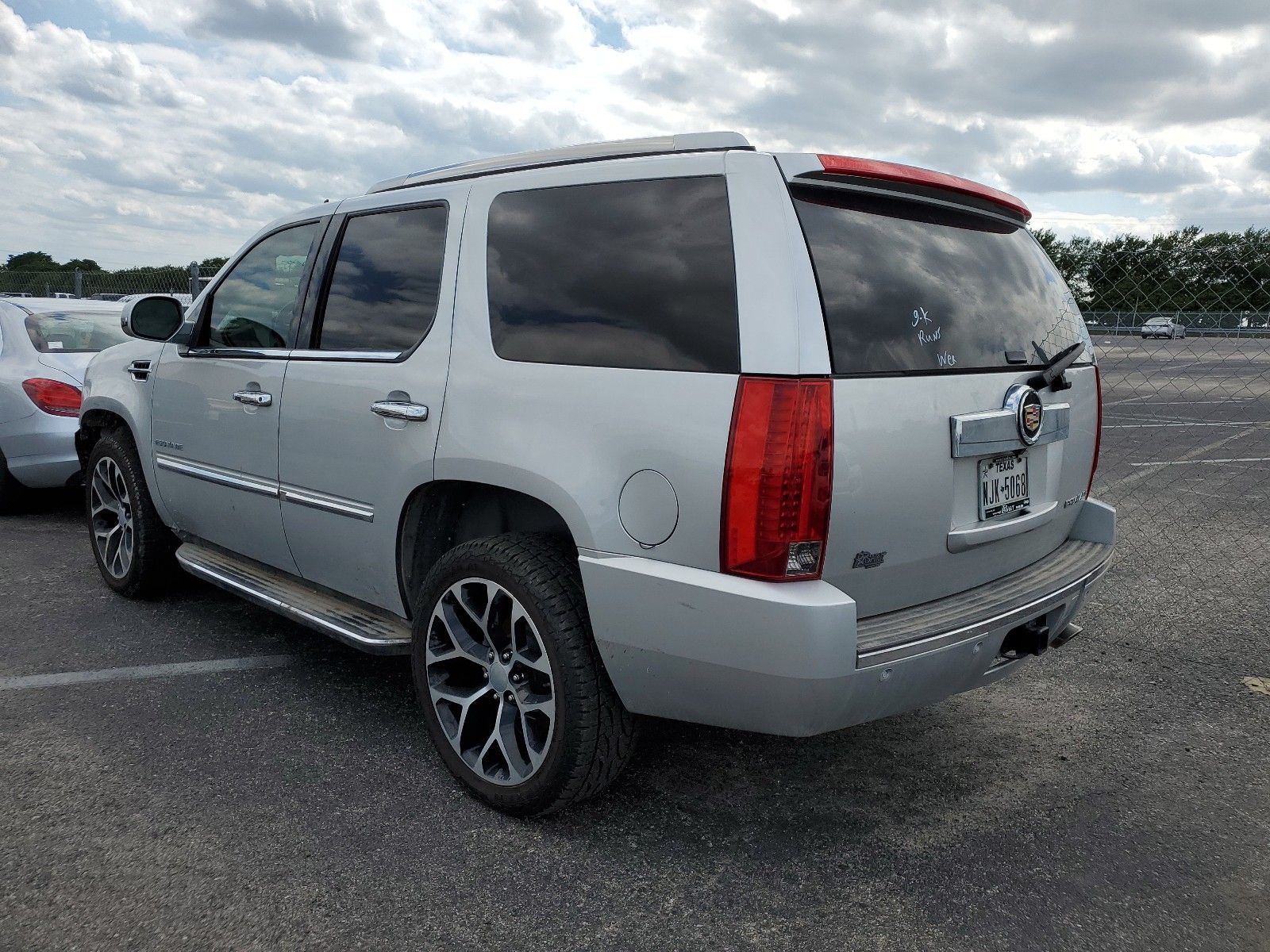 Photo 2 VIN: 1GYS3BEF8ER201540 - CADILLAC ESCALADE 4X2 