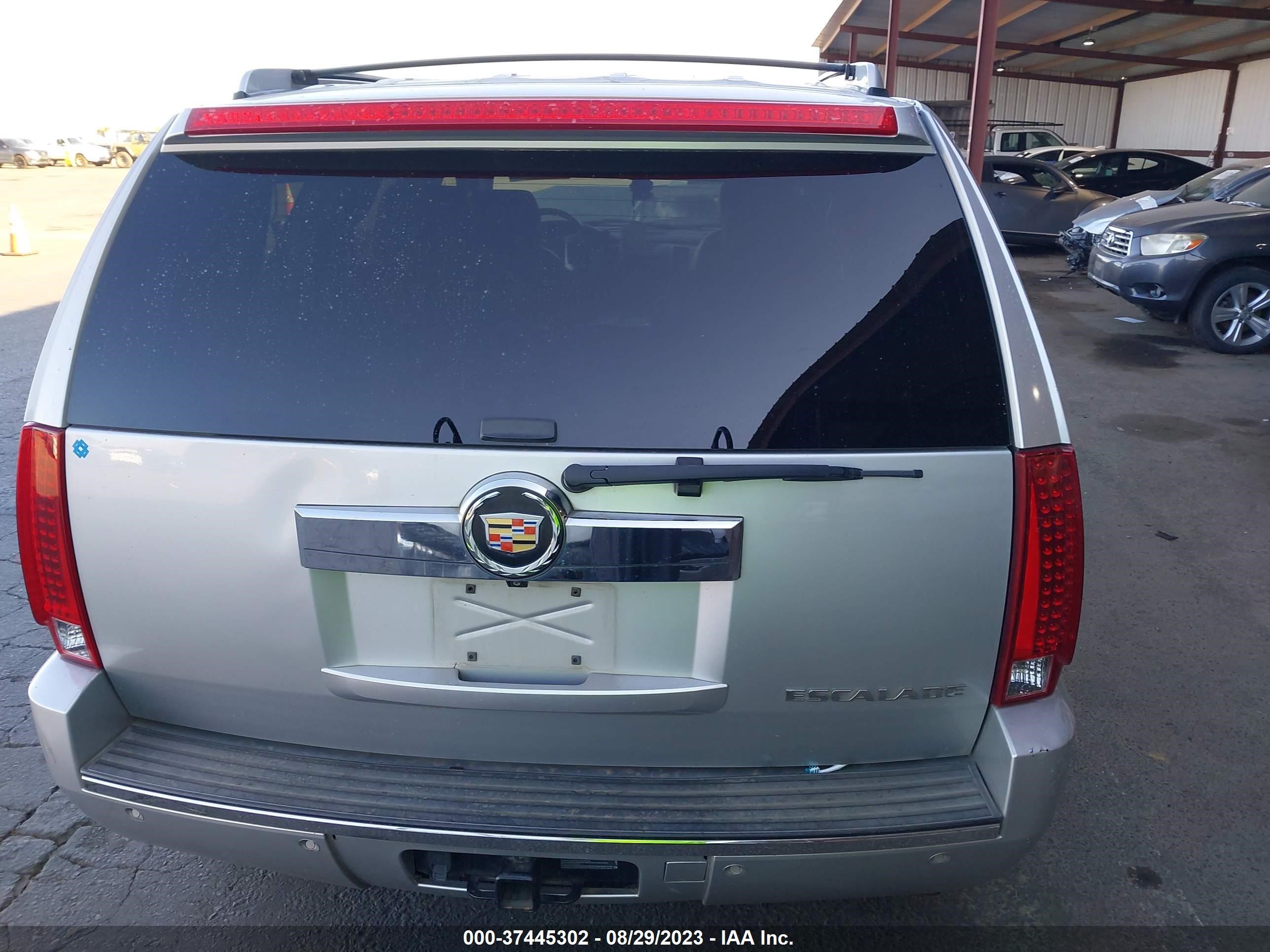 Photo 15 VIN: 1GYS3BEF9DR282997 - CADILLAC ESCALADE 