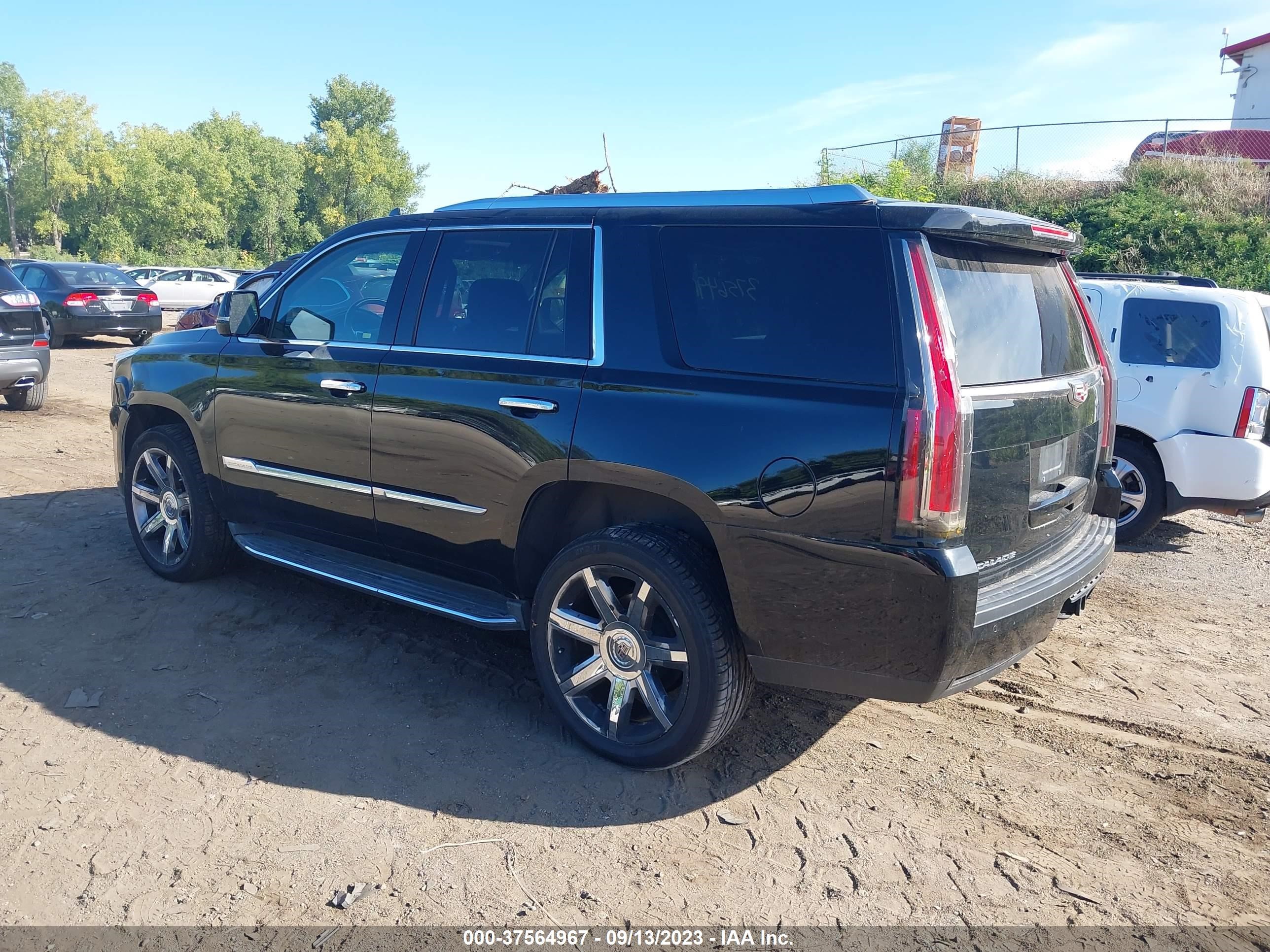 Photo 2 VIN: 1GYS3BKJ0GR366283 - CADILLAC ESCALADE 