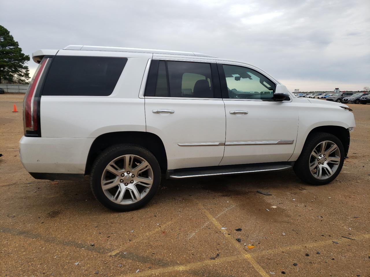 Photo 2 VIN: 1GYS3BKJ2LR129031 - CADILLAC ESCALADE 