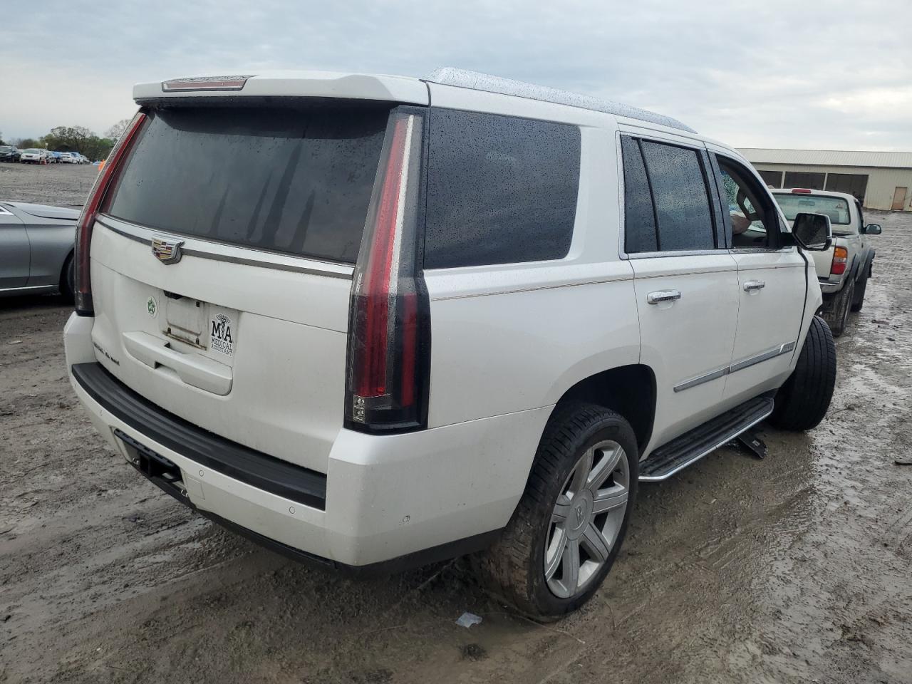 Photo 2 VIN: 1GYS3BKJ3HR288406 - CADILLAC ESCALADE 