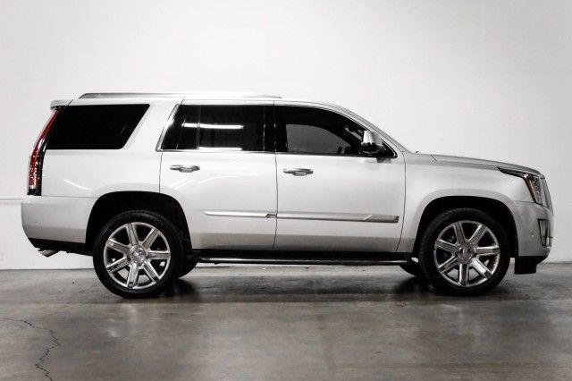 Photo 4 VIN: 1GYS3BKJ4JR210870 - CADILLAC ESCALADE 