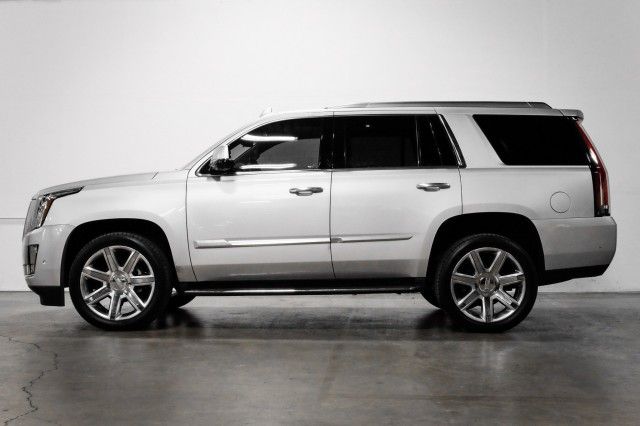 Photo 8 VIN: 1GYS3BKJ4JR210870 - CADILLAC ESCALADE 