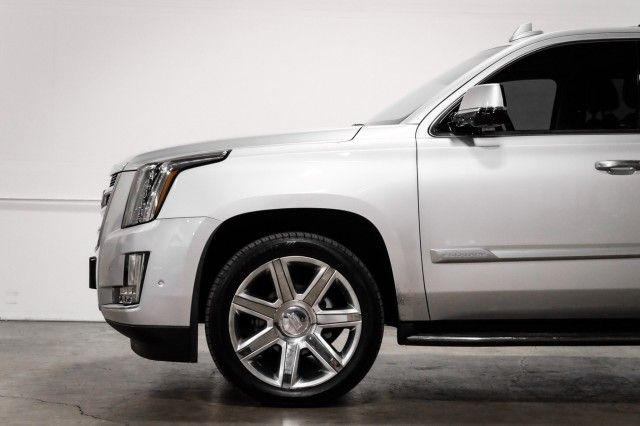 Photo 9 VIN: 1GYS3BKJ4JR210870 - CADILLAC ESCALADE 