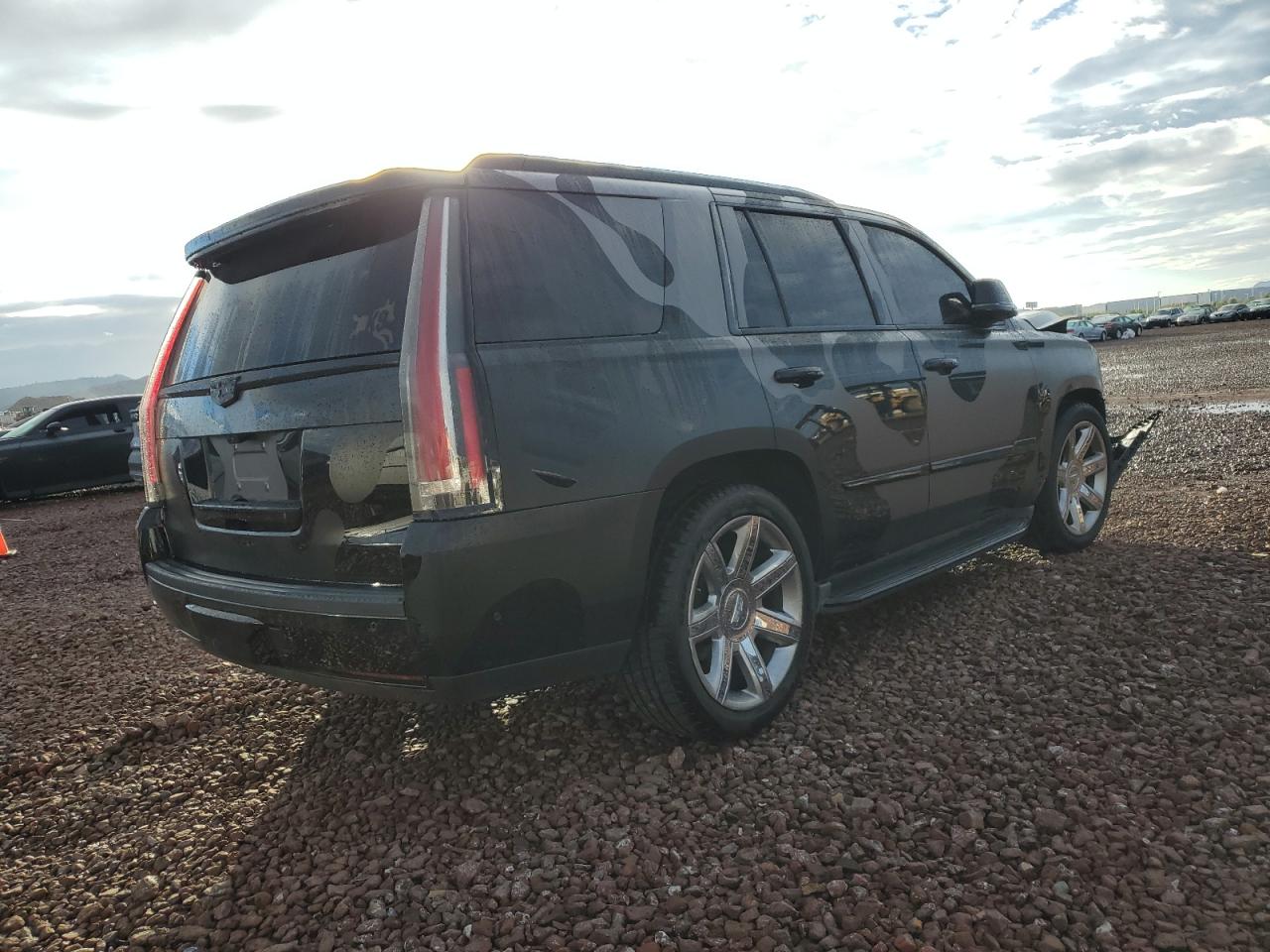 Photo 2 VIN: 1GYS3BKJ5HR152018 - CADILLAC ESCALADE L 