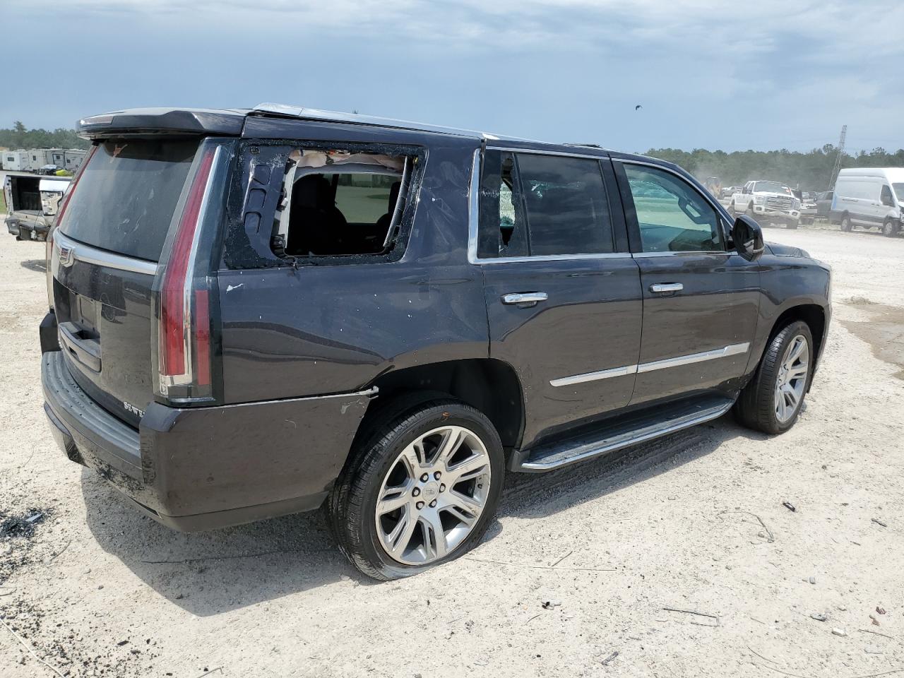 Photo 2 VIN: 1GYS3BKJ6HR189529 - CADILLAC ESCALADE 