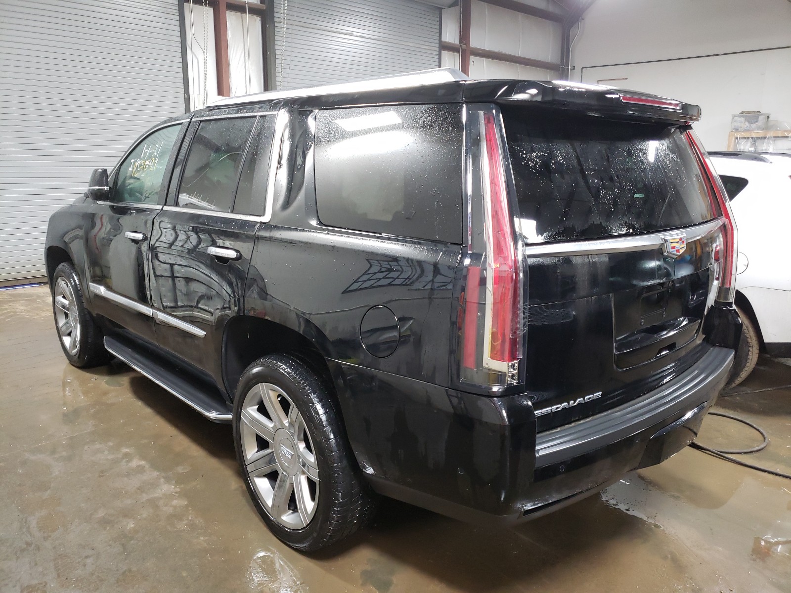 Photo 2 VIN: 1GYS3BKJ6LR128514 - CADILLAC ESCALADE L 