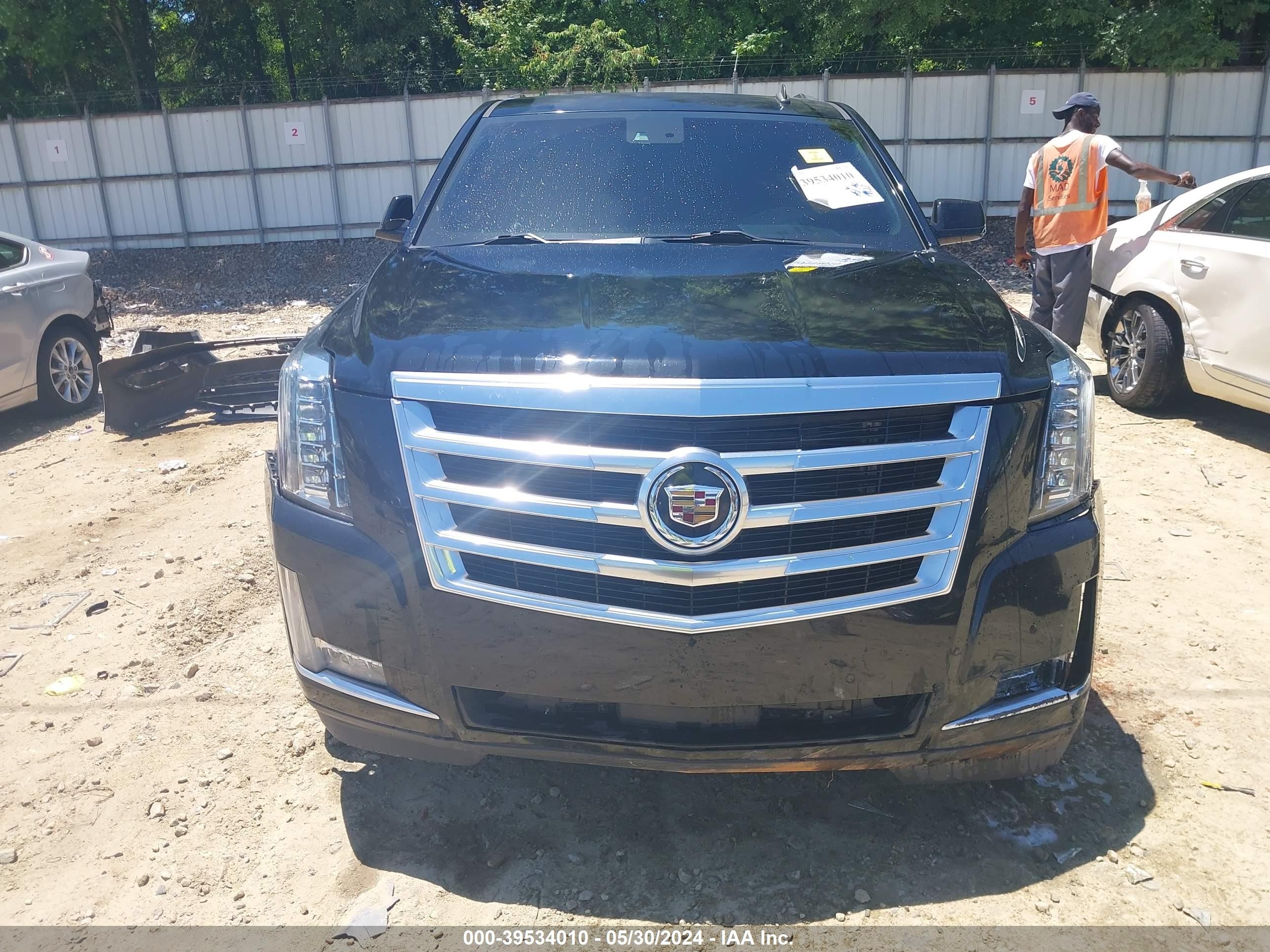 Photo 12 VIN: 1GYS3BKJXFR301133 - CADILLAC ESCALADE 