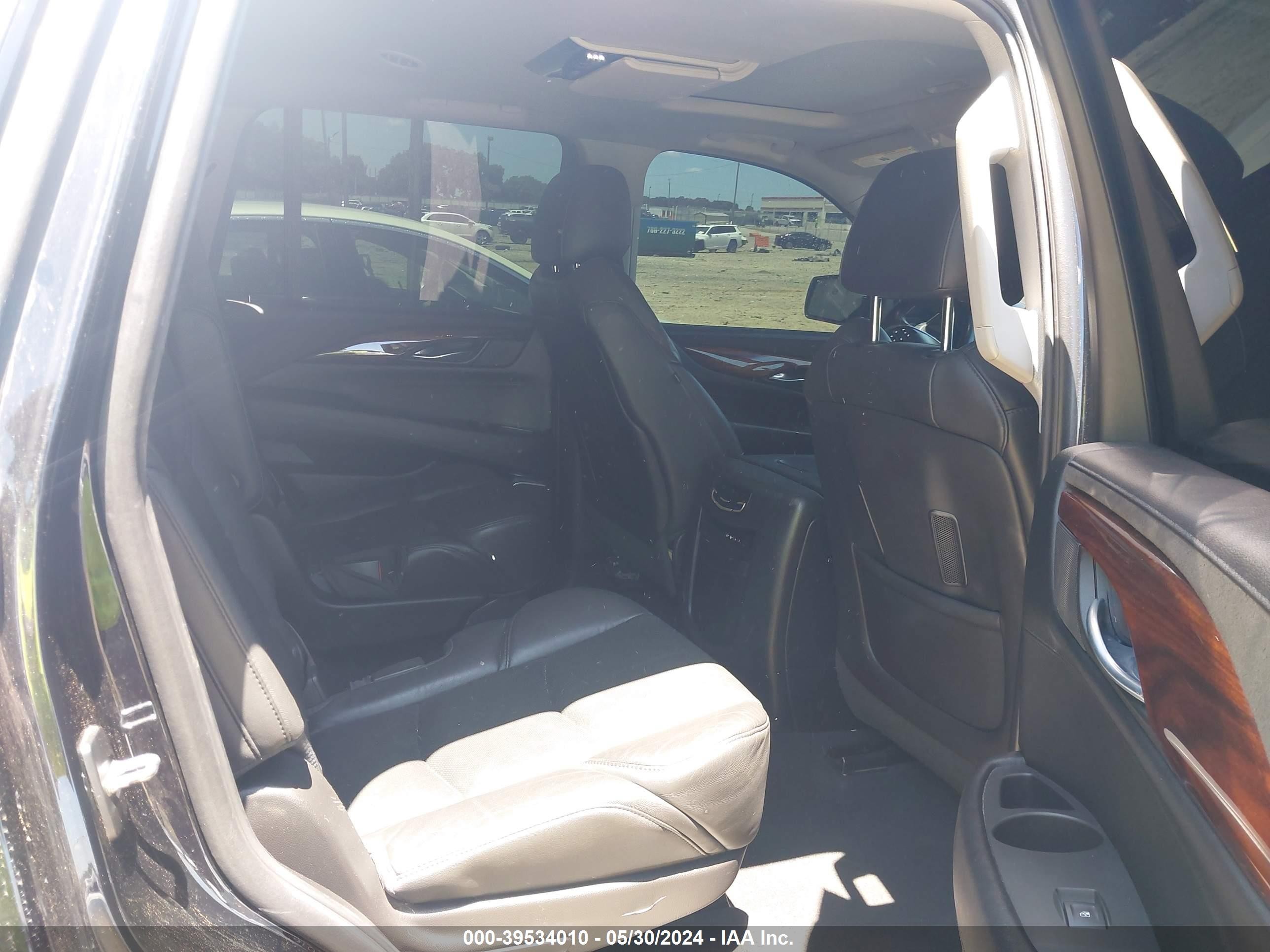 Photo 7 VIN: 1GYS3BKJXFR301133 - CADILLAC ESCALADE 