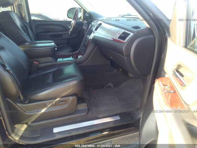 Photo 4 VIN: 1GYS3CEF0BR190079 - CADILLAC ESCALADE 