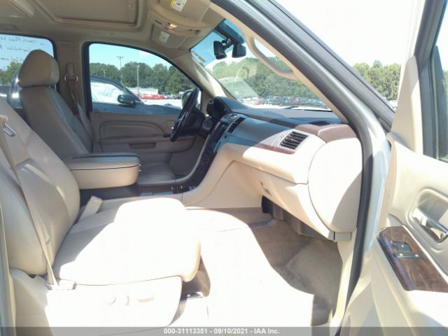 Photo 4 VIN: 1GYS3CEF1BR370767 - CADILLAC ESCALADE 