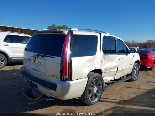 Photo 3 VIN: 1GYS3CEF2DR137452 - CADILLAC ESCALADE 