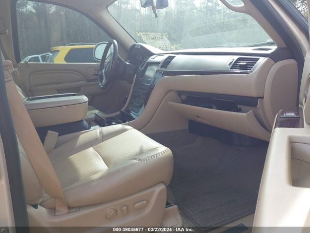 Photo 4 VIN: 1GYS3CEF3DR252559 - CADILLAC ESCALADE 