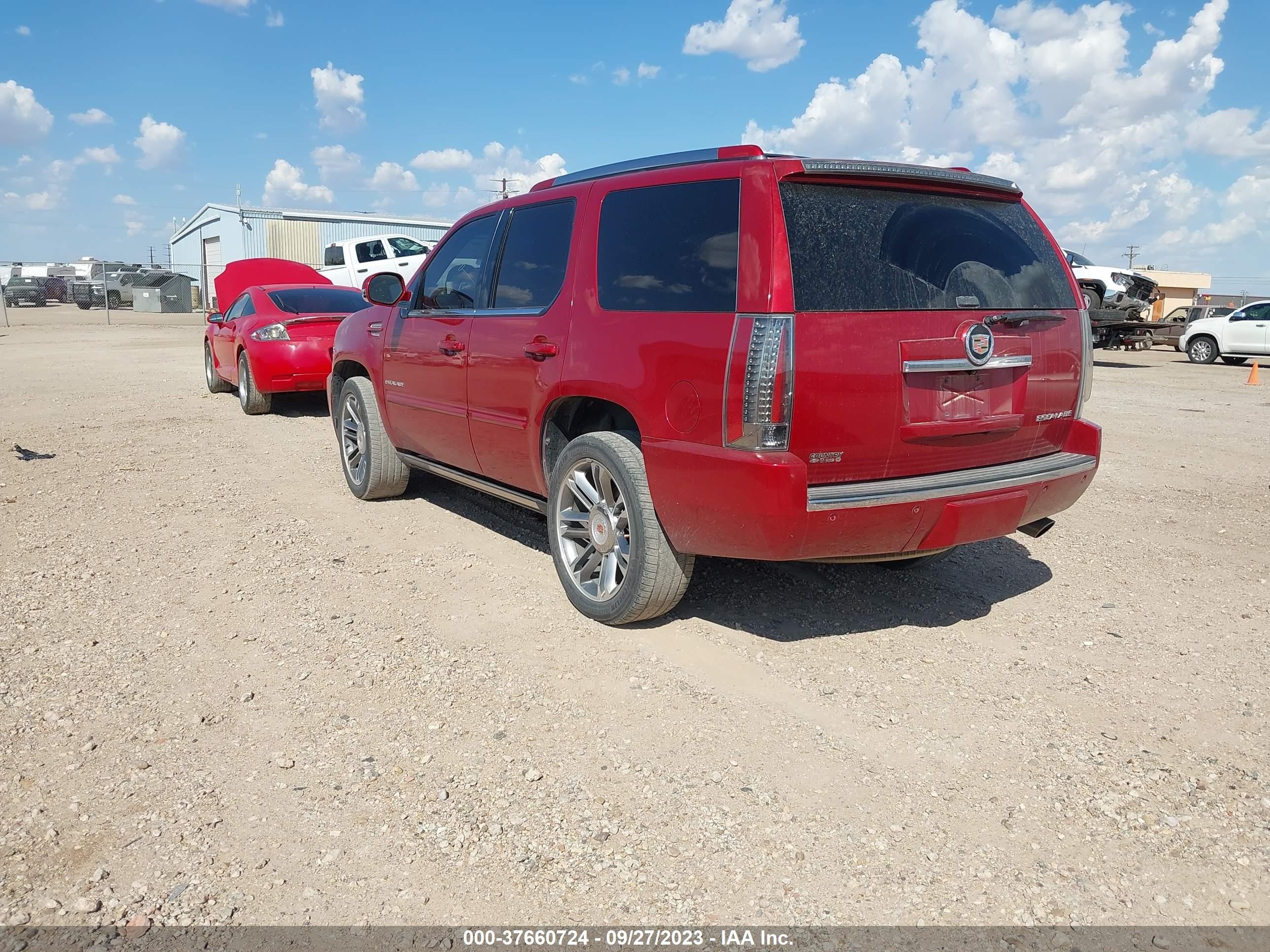 Photo 2 VIN: 1GYS3CEF4DR323297 - CADILLAC ESCALADE 