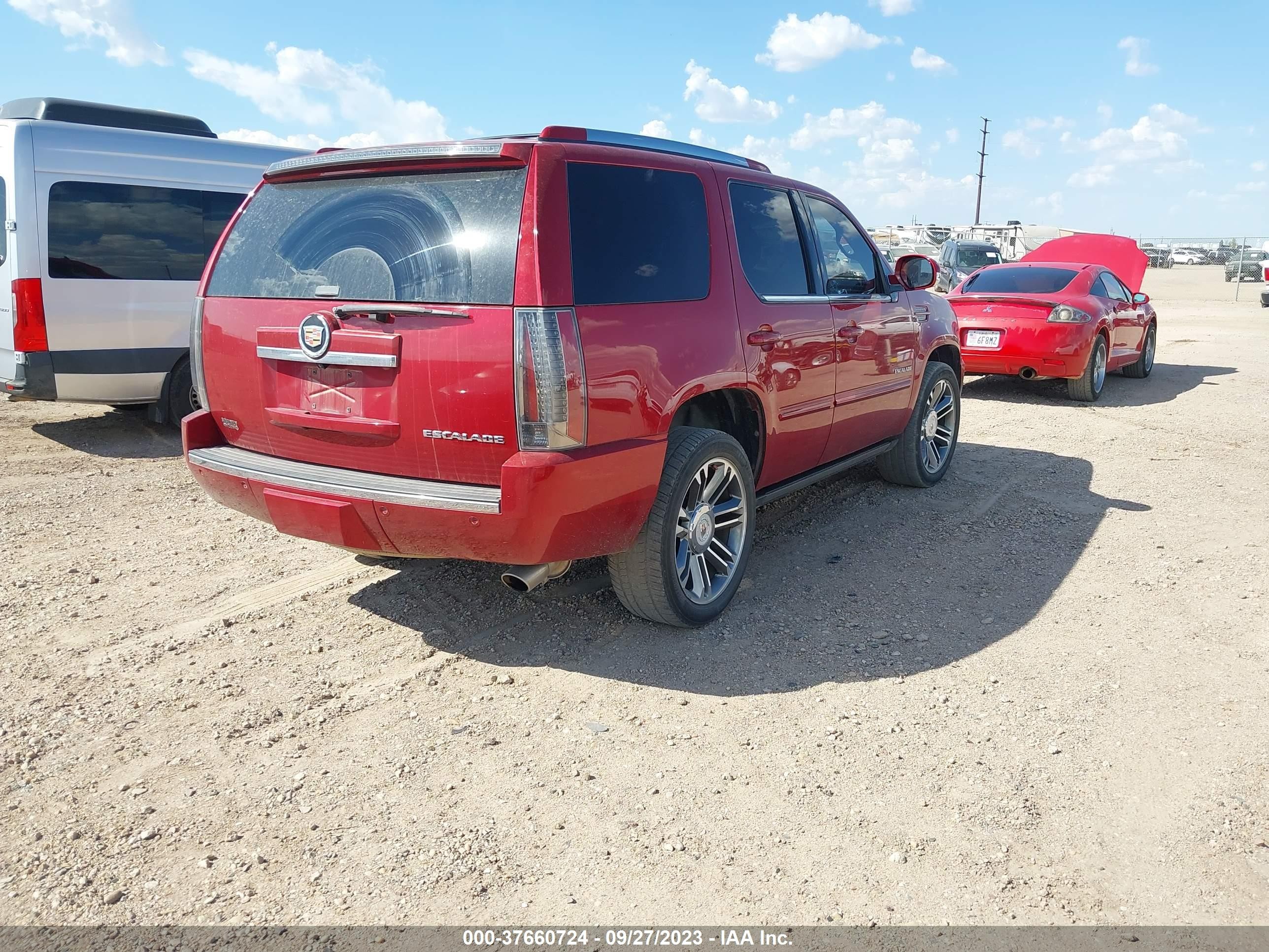 Photo 3 VIN: 1GYS3CEF4DR323297 - CADILLAC ESCALADE 