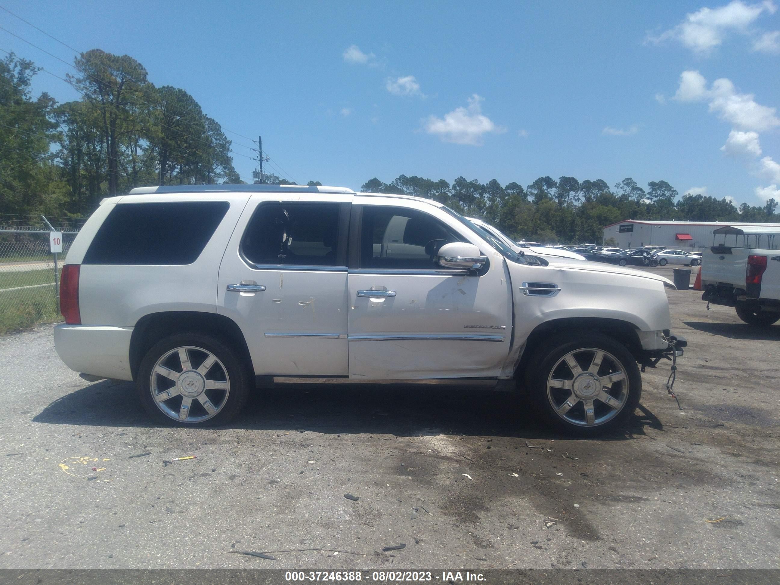 Photo 13 VIN: 1GYS3CEF5BR206762 - CADILLAC ESCALADE 