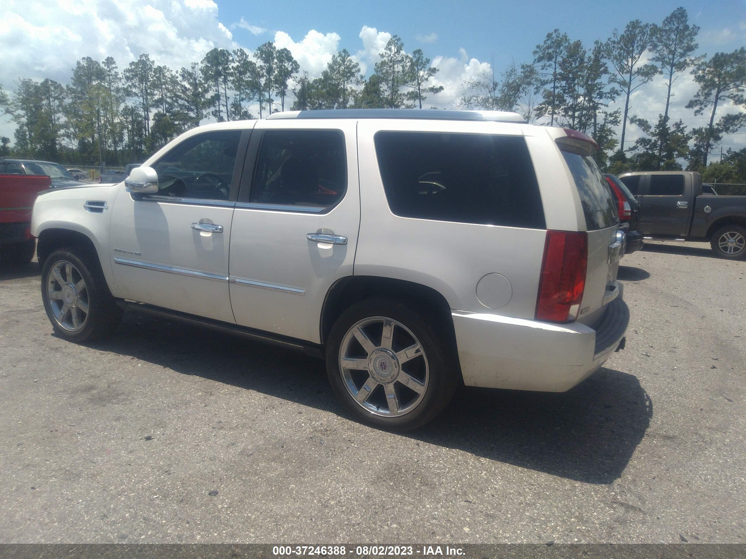 Photo 2 VIN: 1GYS3CEF5BR206762 - CADILLAC ESCALADE 