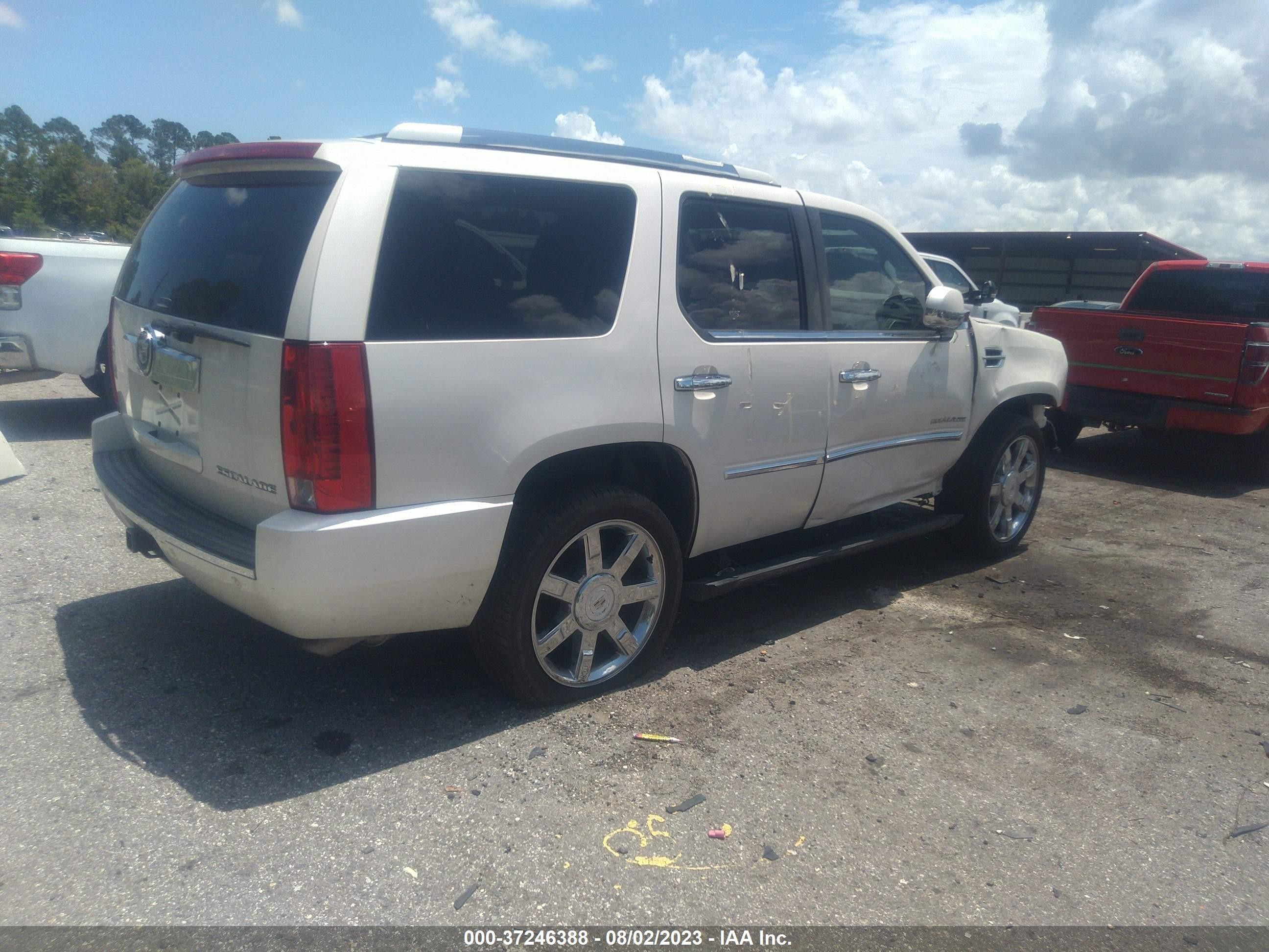 Photo 3 VIN: 1GYS3CEF5BR206762 - CADILLAC ESCALADE 