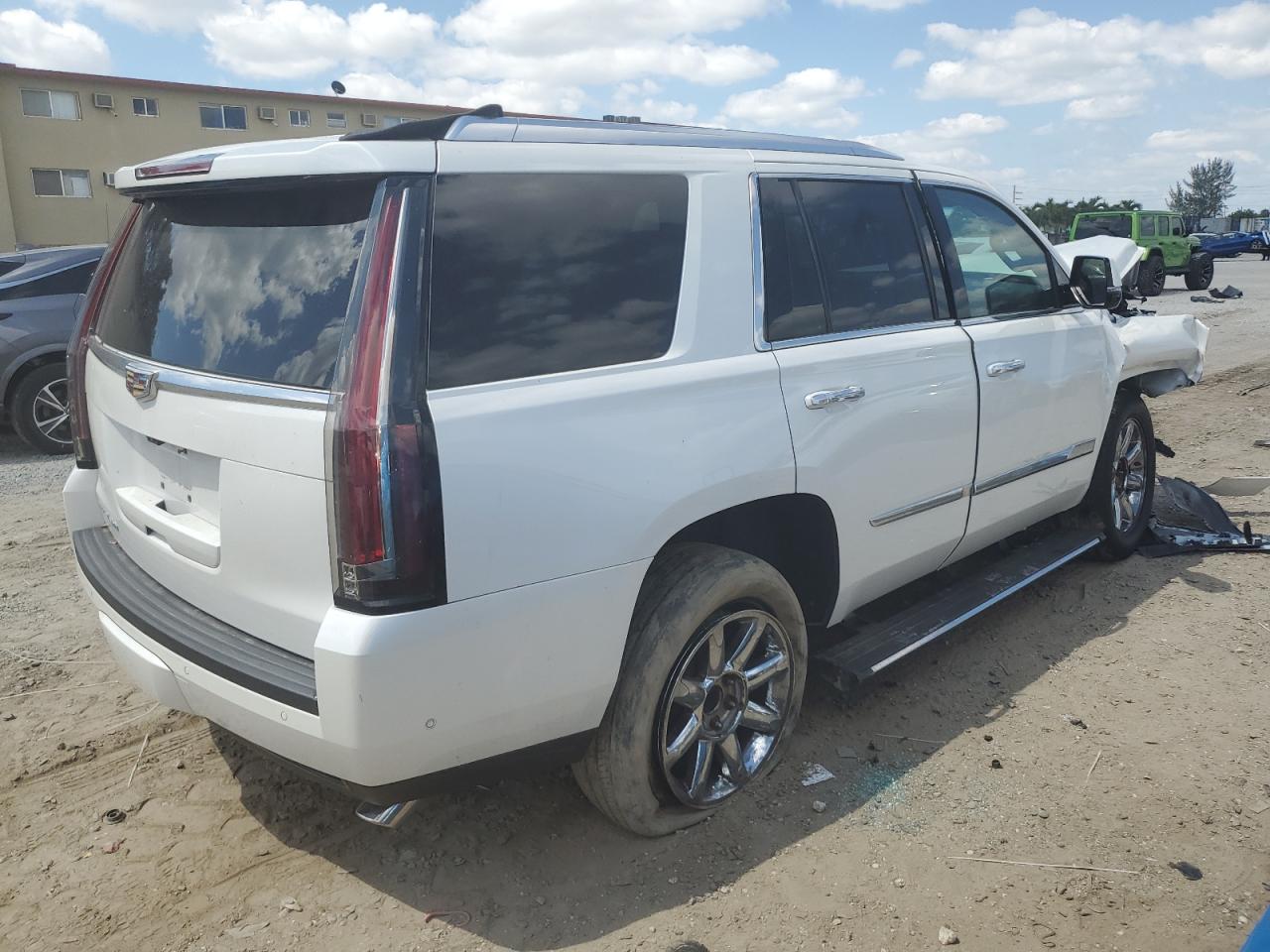 Photo 2 VIN: 1GYS3CKJ4HR334654 - CADILLAC ESCALADE 