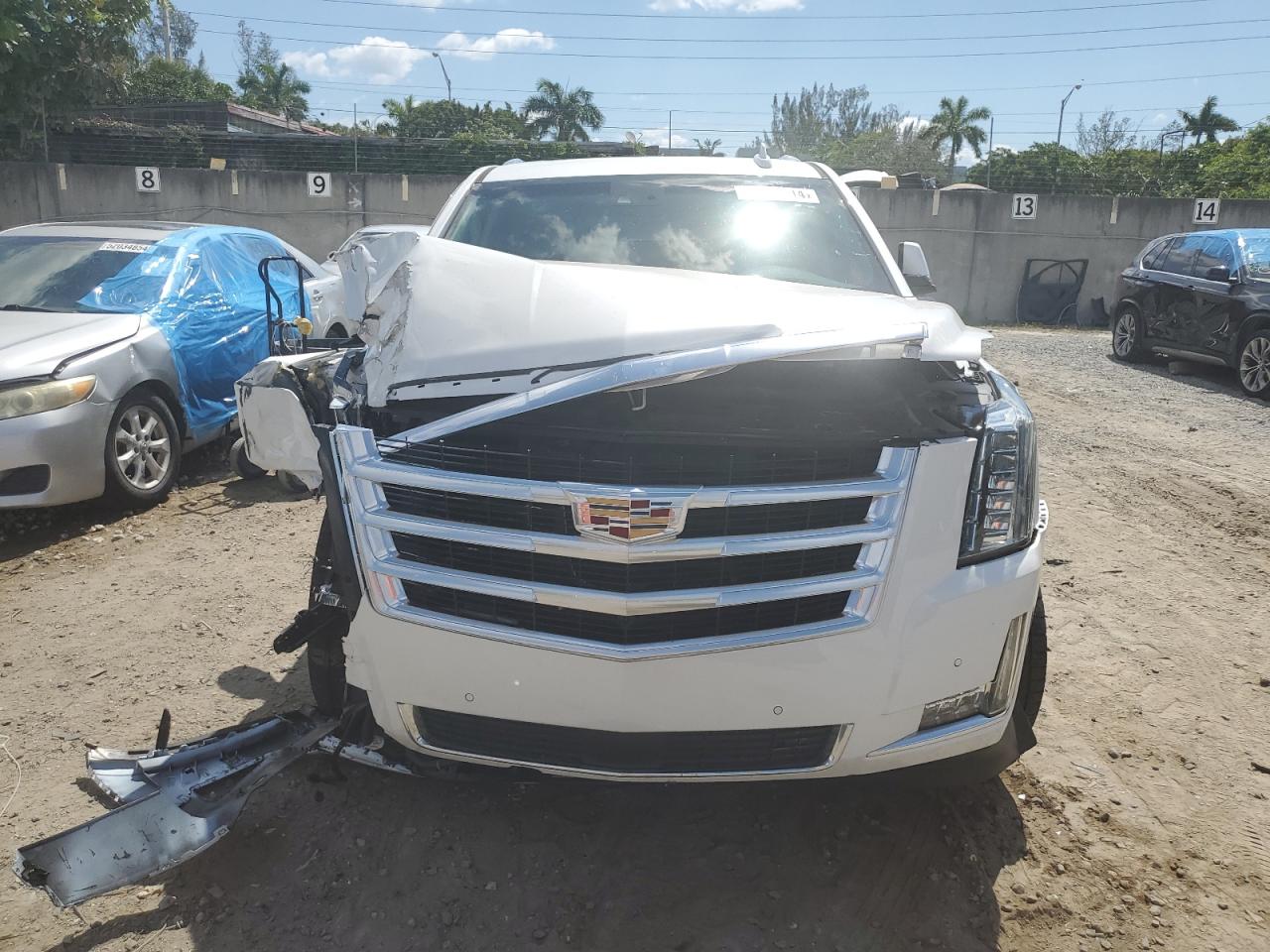 Photo 4 VIN: 1GYS3CKJ4HR334654 - CADILLAC ESCALADE 