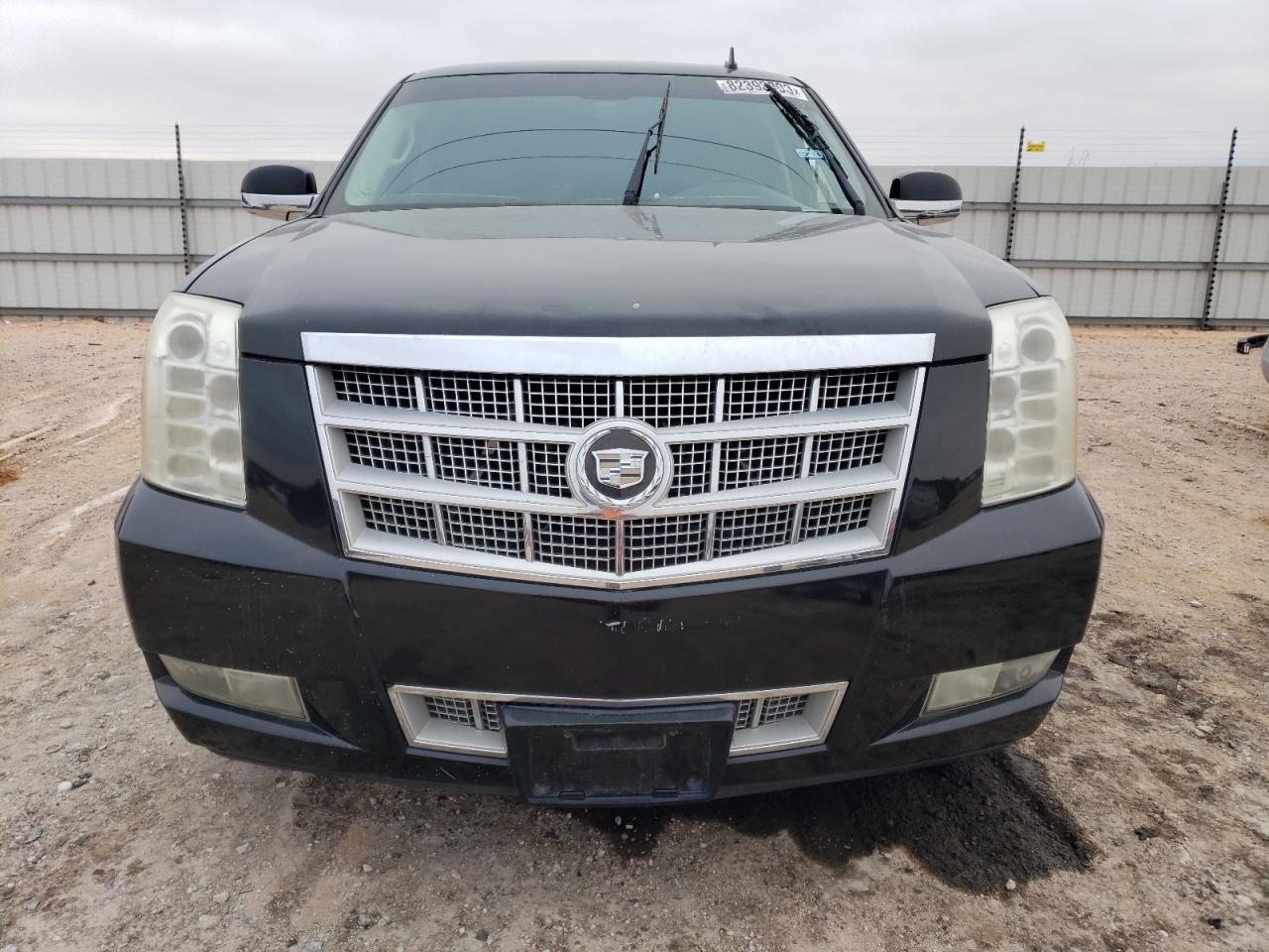 Photo 4 VIN: 1GYS3DEF1BR185513 - CADILLAC ESCALADE 