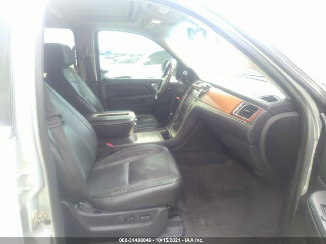 Photo 4 VIN: 1GYS3DEF5DR356718 - CADILLAC ESCALADE 