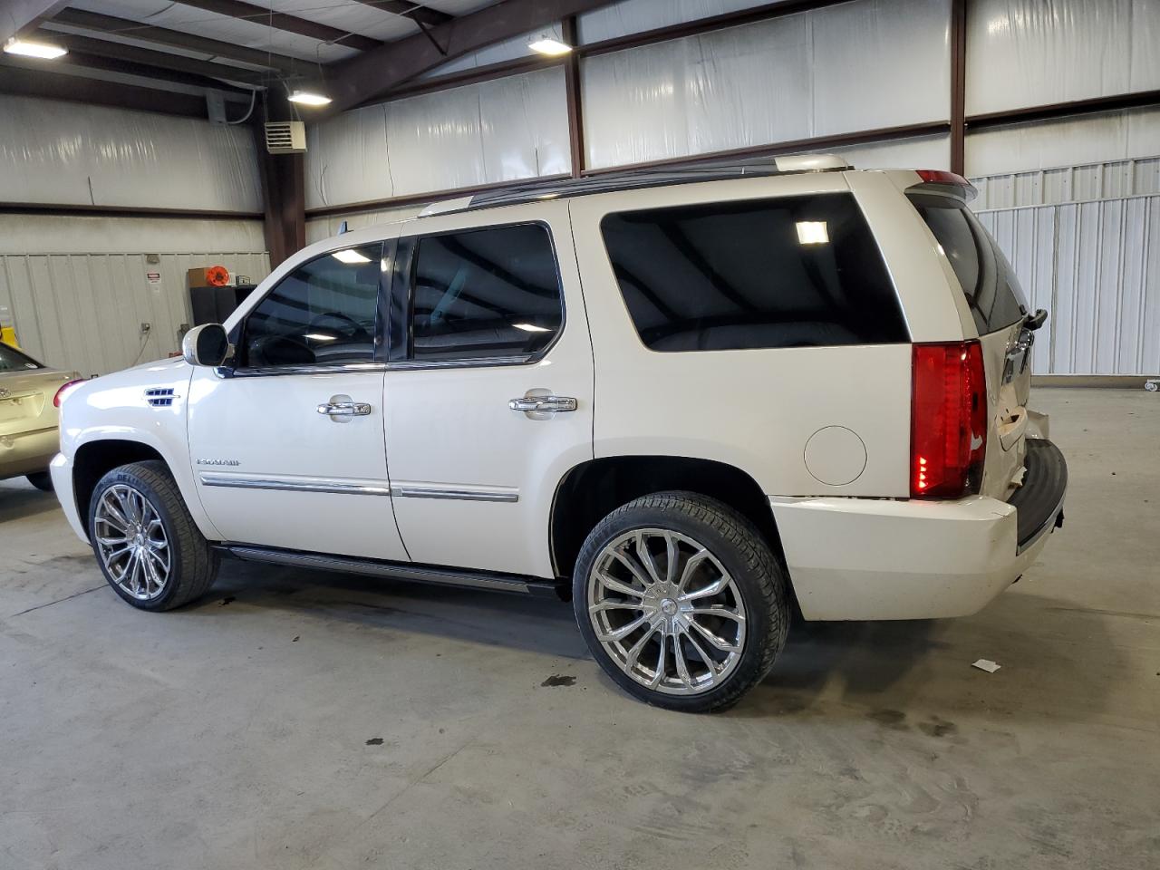 Photo 1 VIN: 1GYS3DEFXDR253875 - CADILLAC ESCALADE 