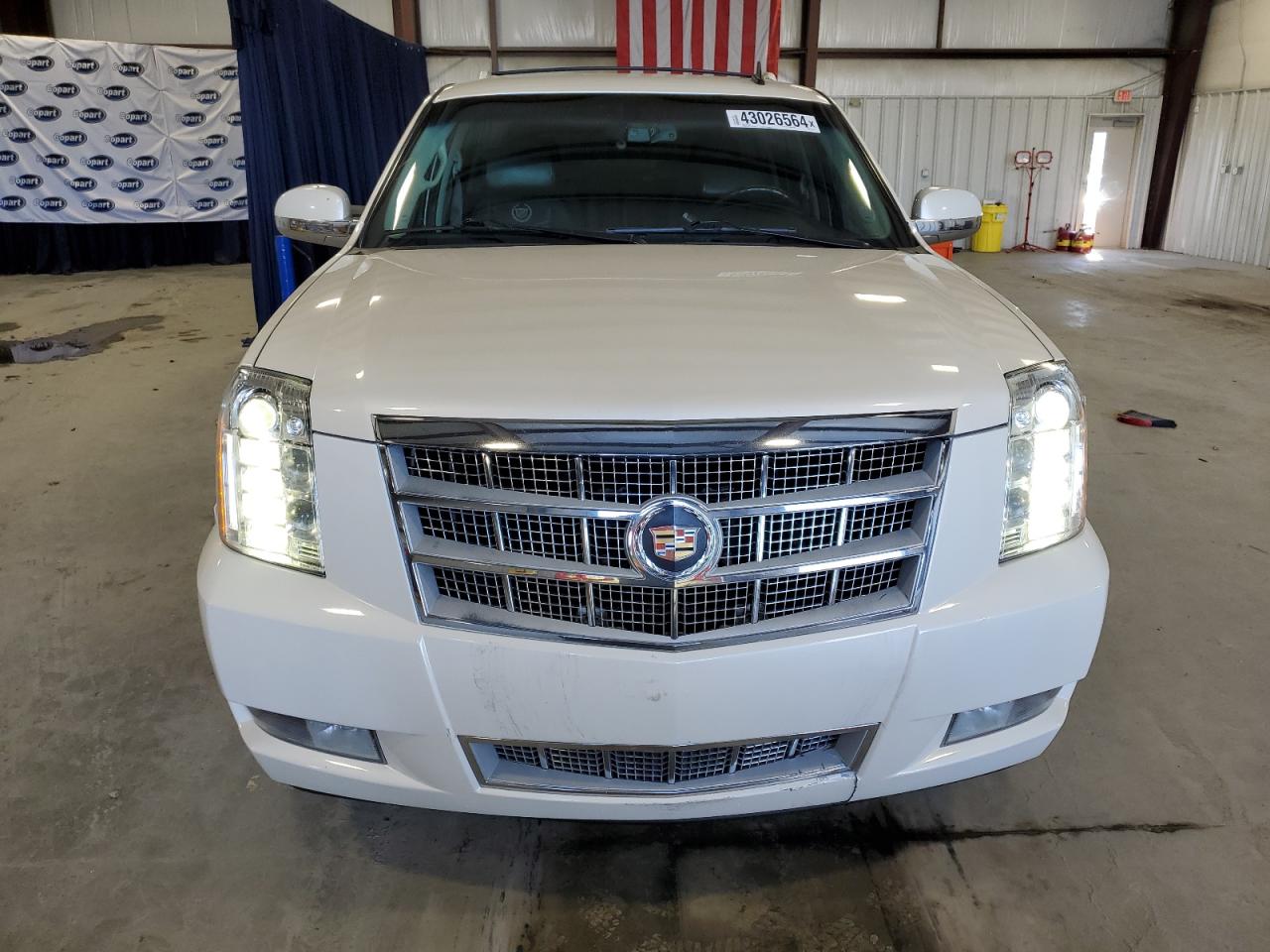 Photo 4 VIN: 1GYS3DEFXDR253875 - CADILLAC ESCALADE 