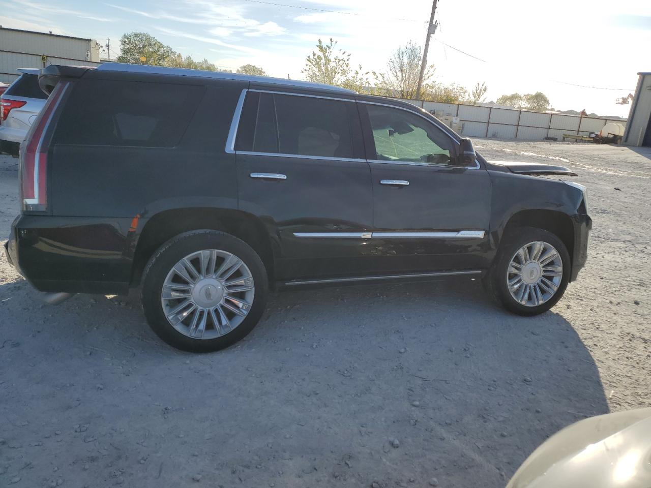 Photo 2 VIN: 1GYS3DKJ1HR220987 - CADILLAC ESCALADE 